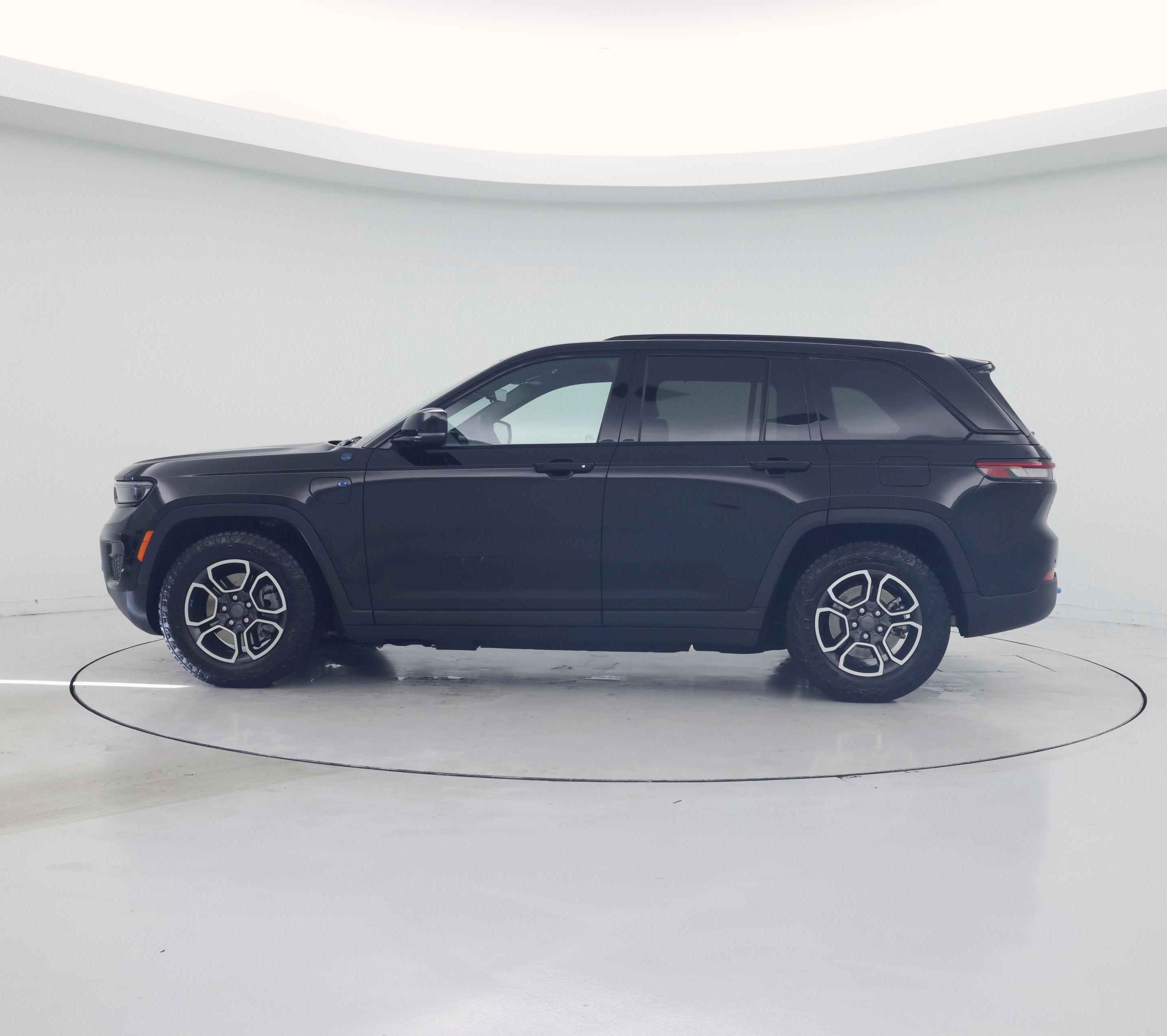 Thumbnail: 2023 Jeep Grand Cherokee - 3