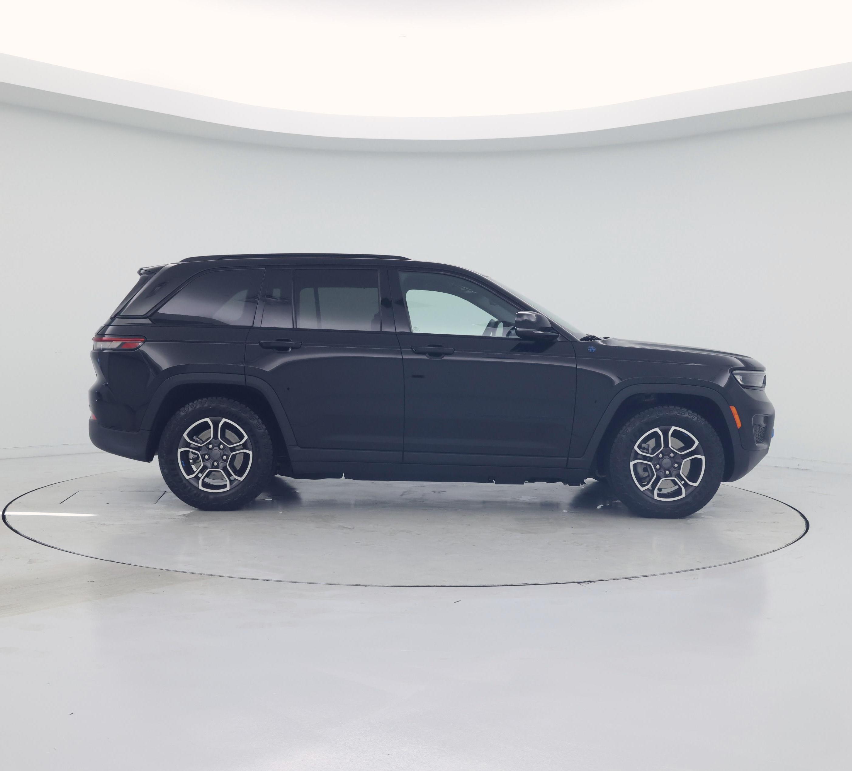 Thumbnail: 2023 Jeep Grand Cherokee - 7
