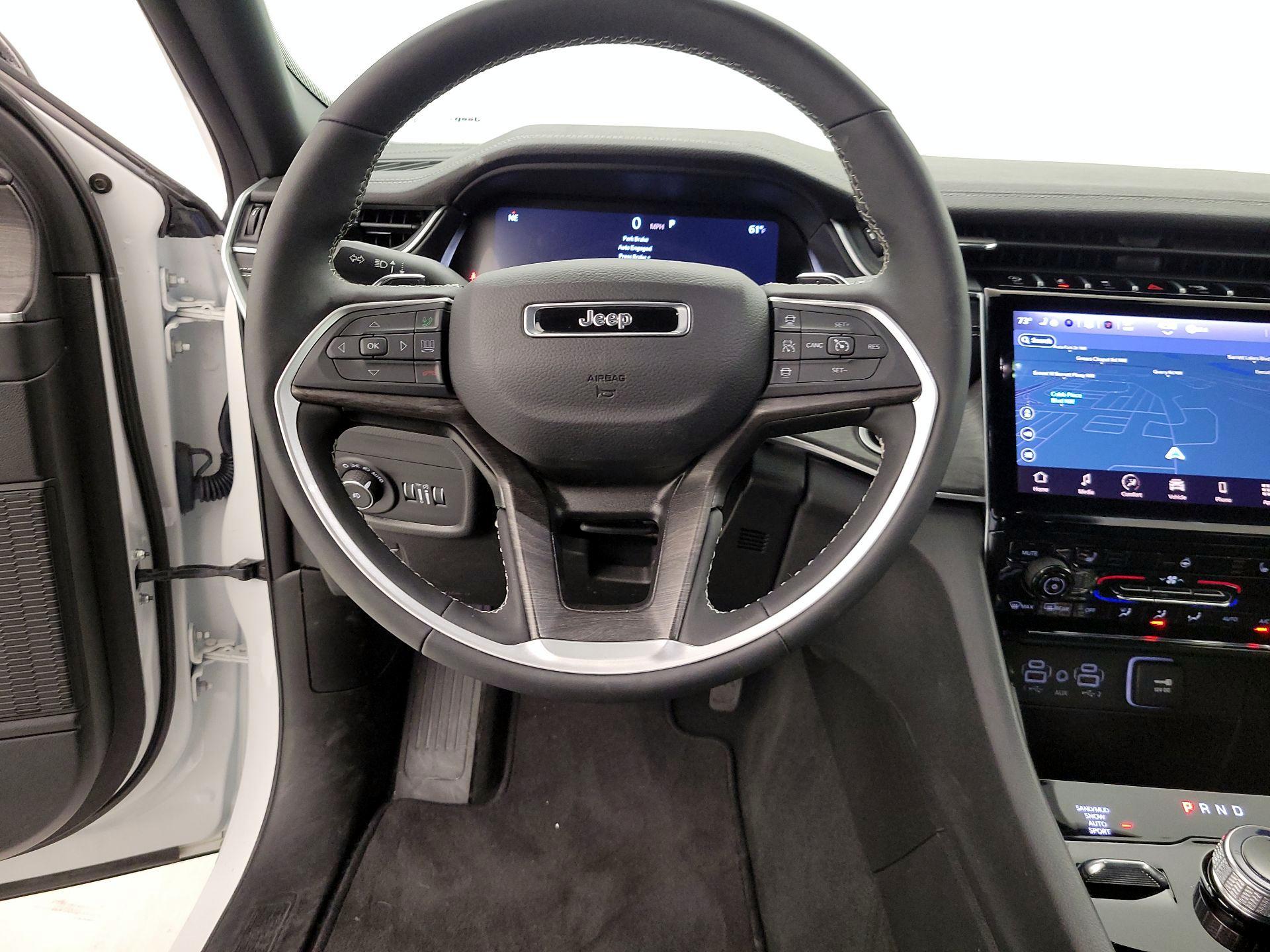 Thumbnail: 2024 Jeep Grand Cherokee - 10