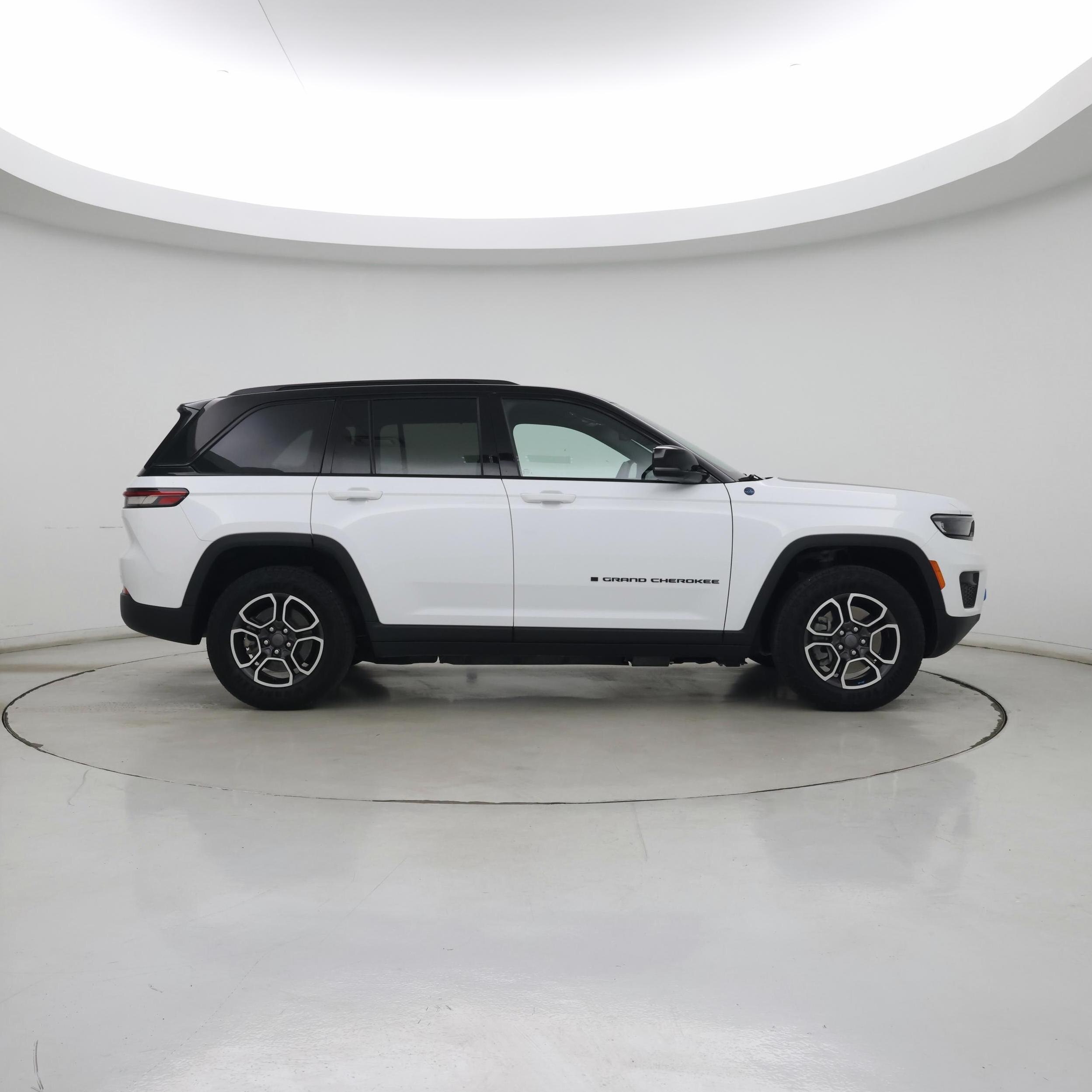 Thumbnail: 2022 Jeep Grand Cherokee - 7