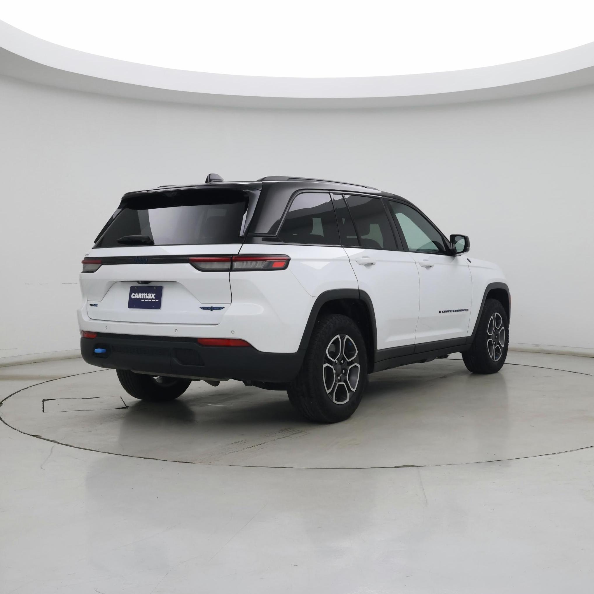 Thumbnail: 2022 Jeep Grand Cherokee - 8