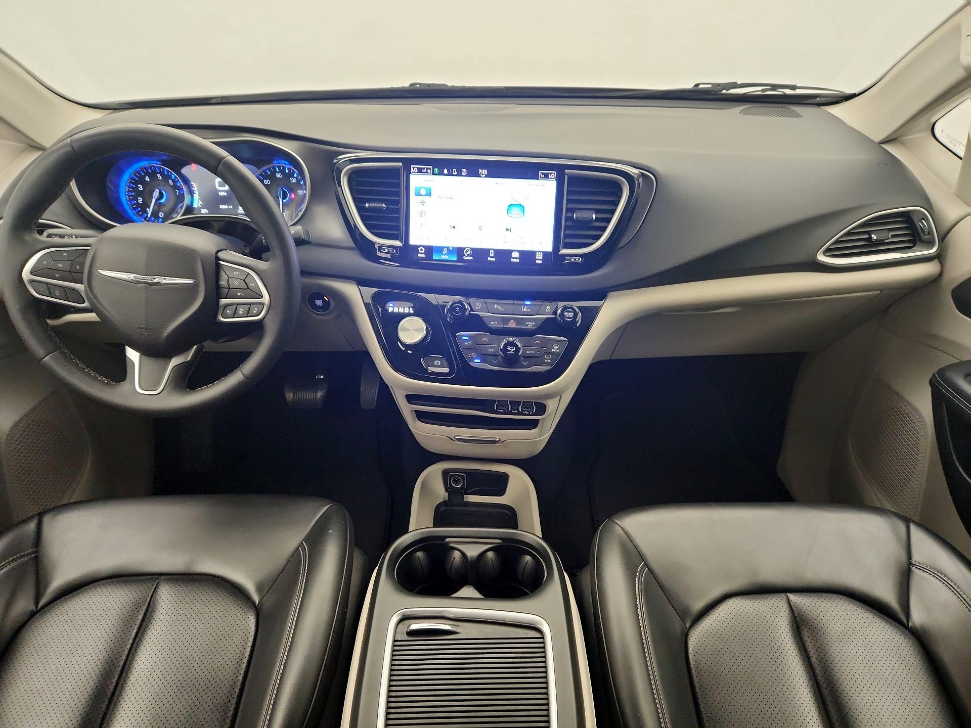 Thumbnail: 2023 Chrysler Pacifica - 9