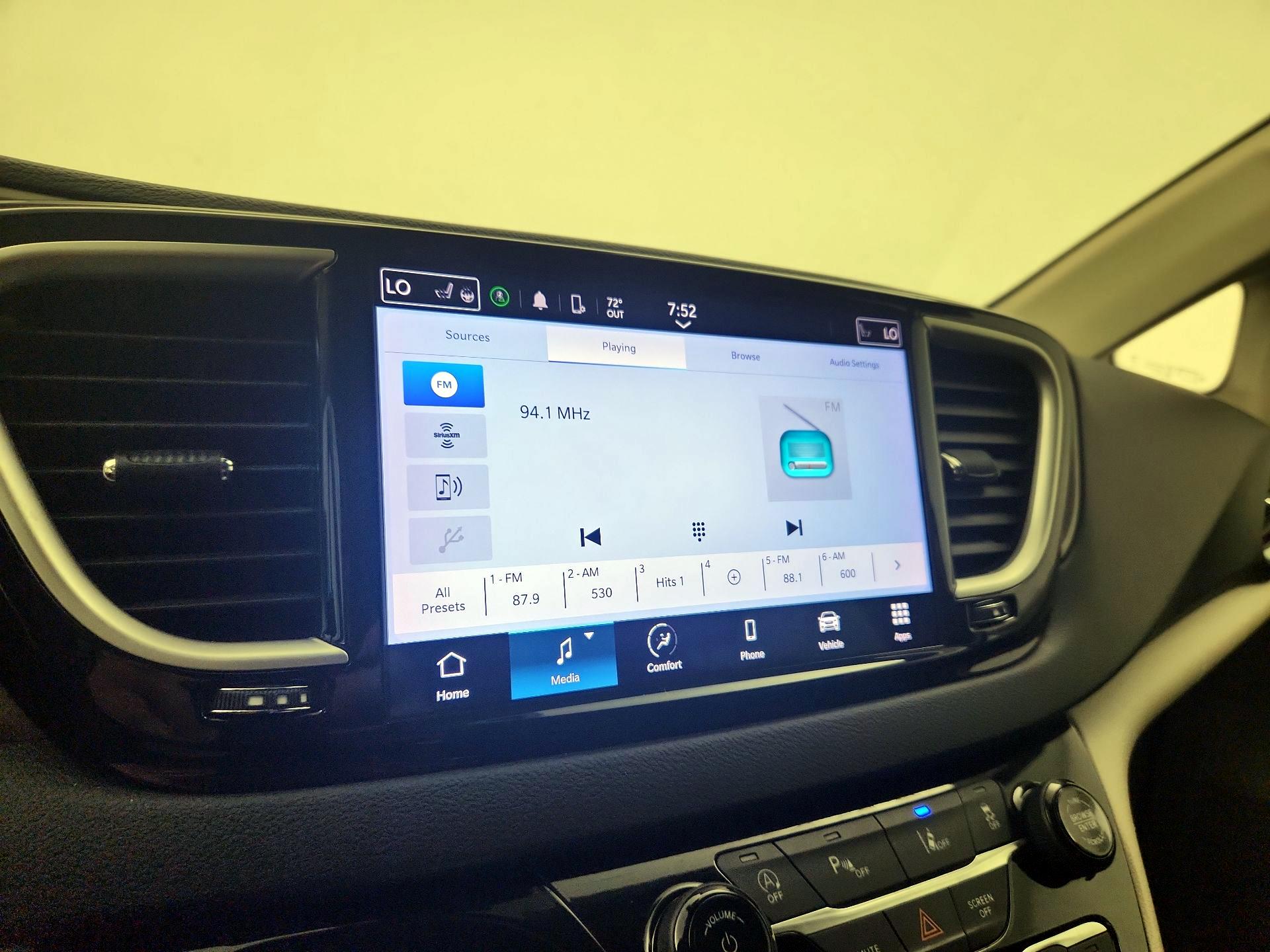 Thumbnail: 2023 Chrysler Pacifica - 15