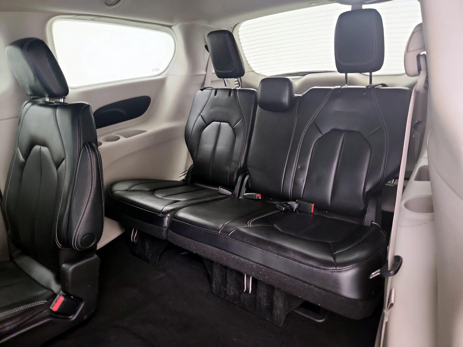 Thumbnail: 2023 Chrysler Pacifica - 20