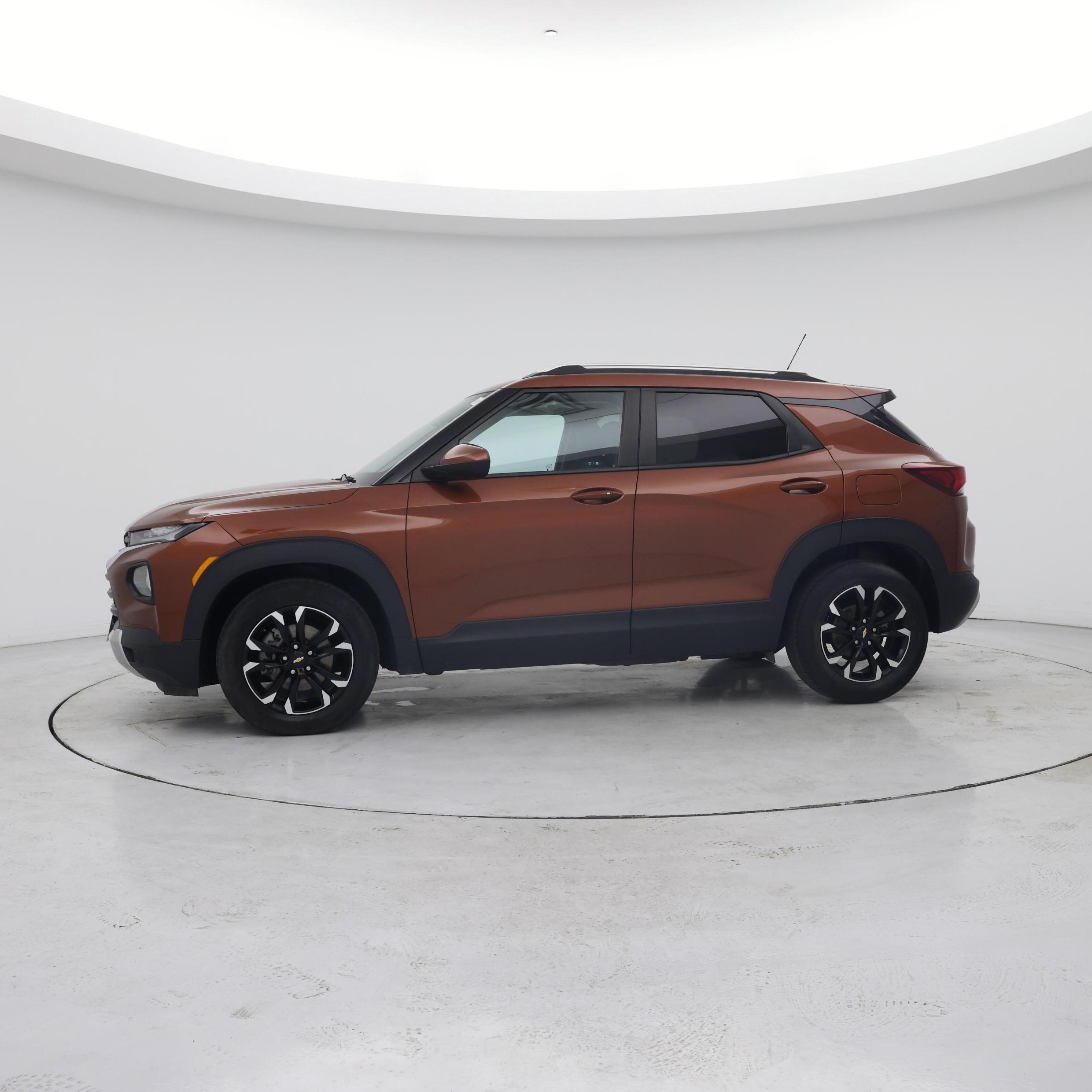 Thumbnail: 2021 Chevrolet TrailBlazer - 3