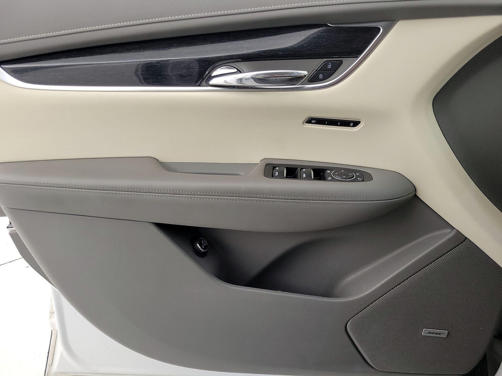 Thumbnail: 2021 Cadillac XT6 - 12