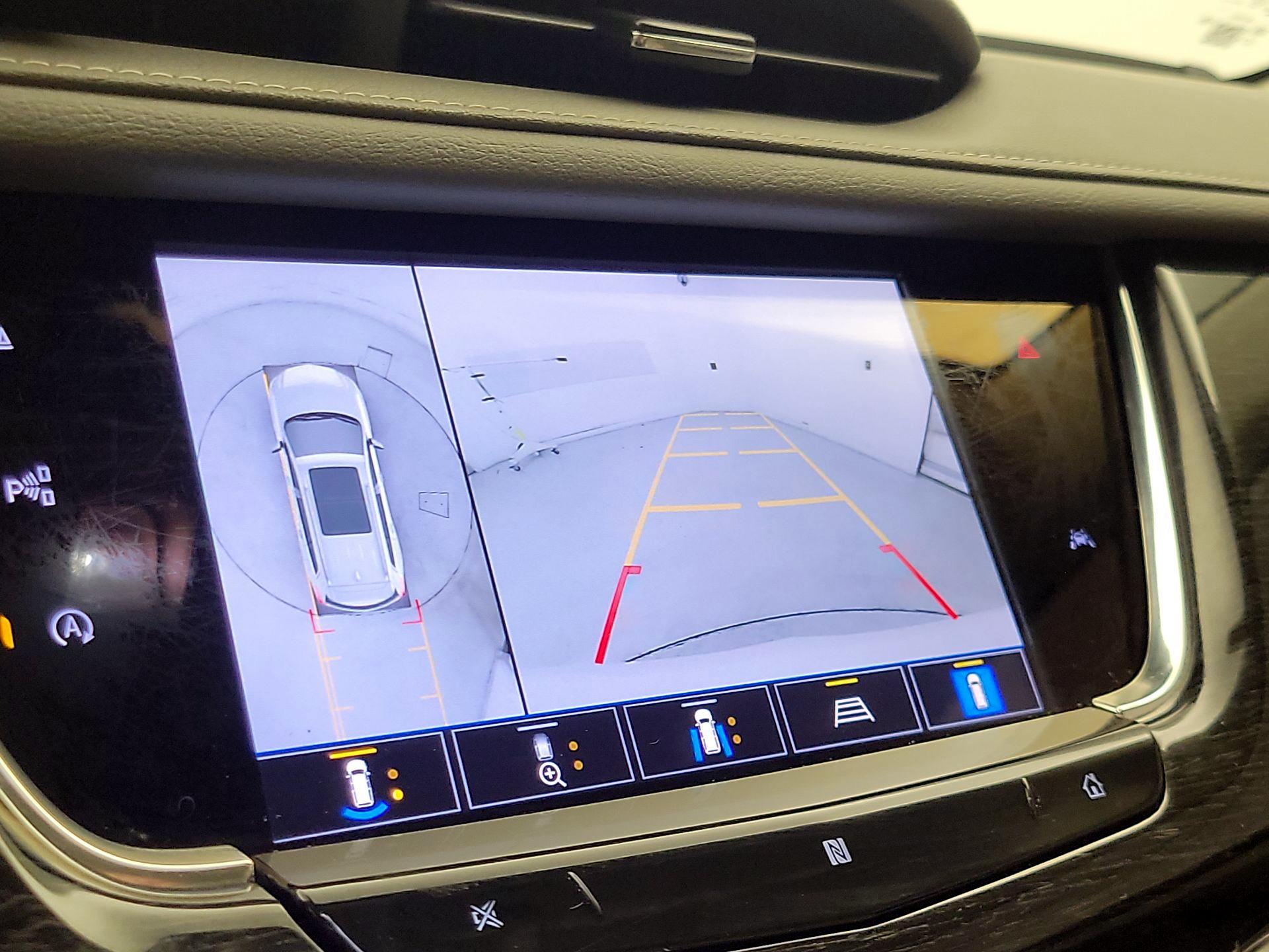 Thumbnail: 2021 Cadillac XT6 - 14