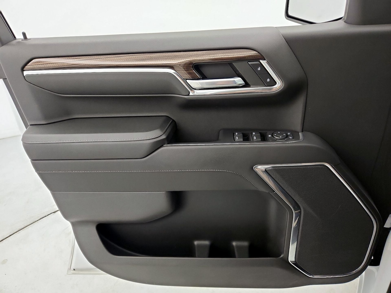 2023 Chevrolet Silverado 1500 LT - Photo 13