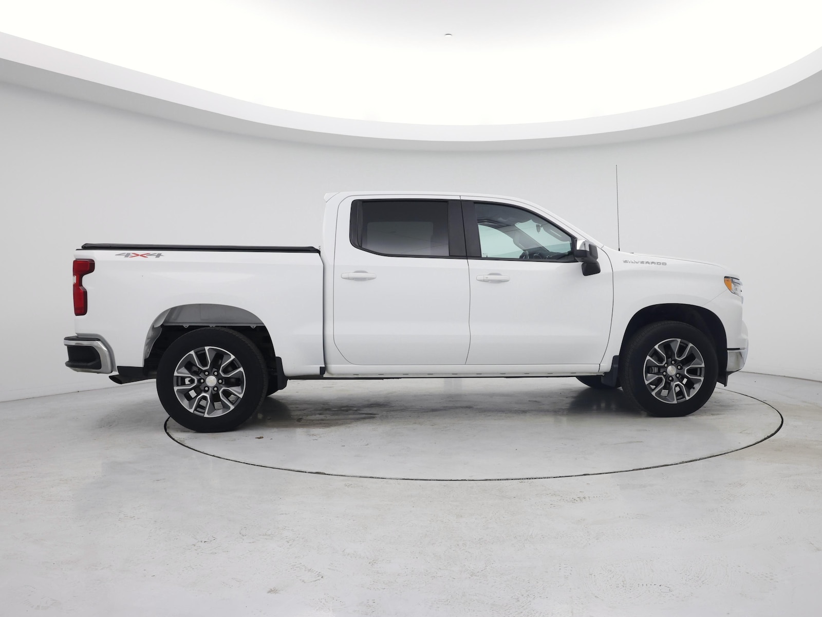 2023 Chevrolet Silverado 1500 LT - Photo 8