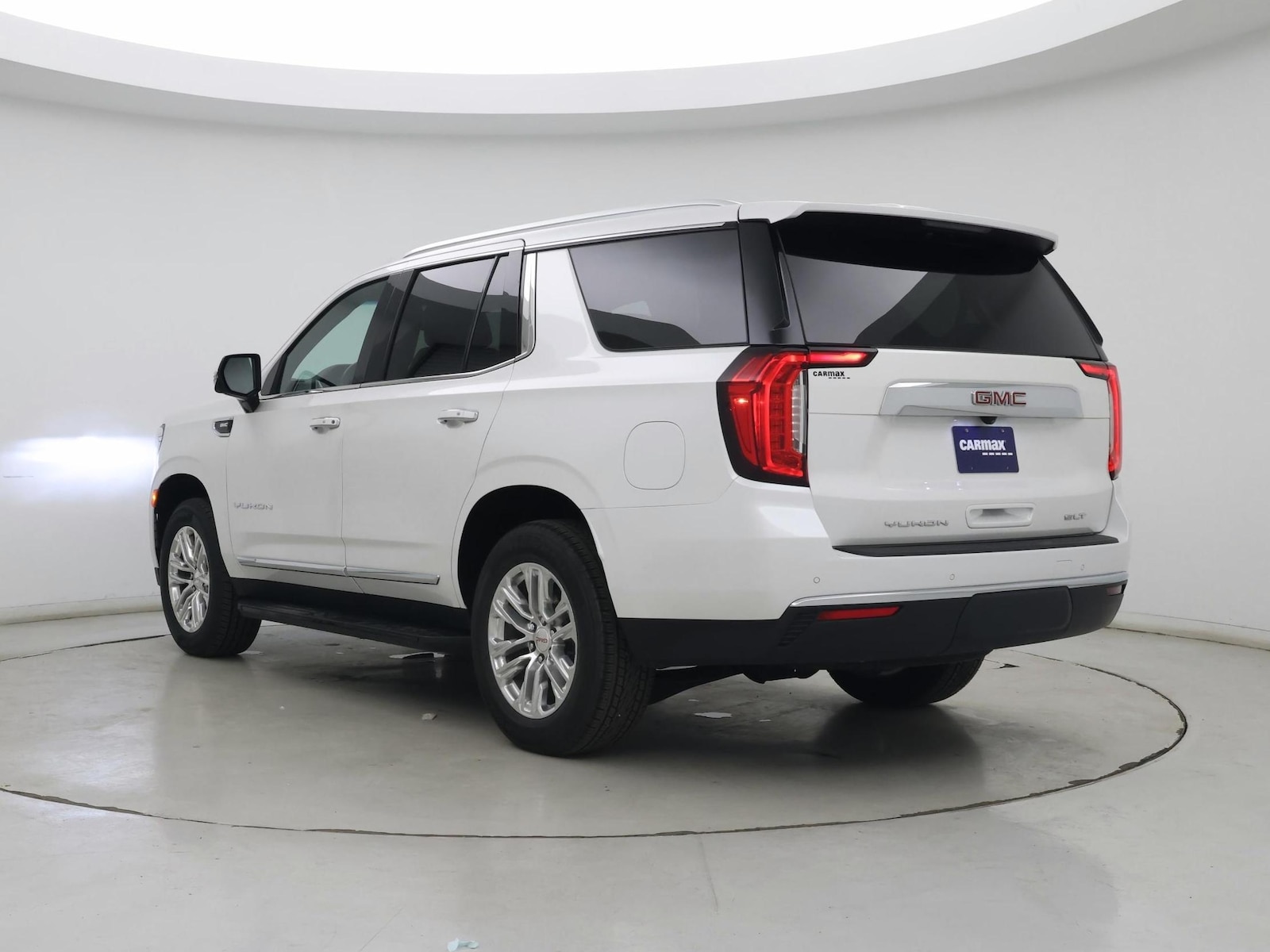 2023 GMC Yukon SLT - Photo 3