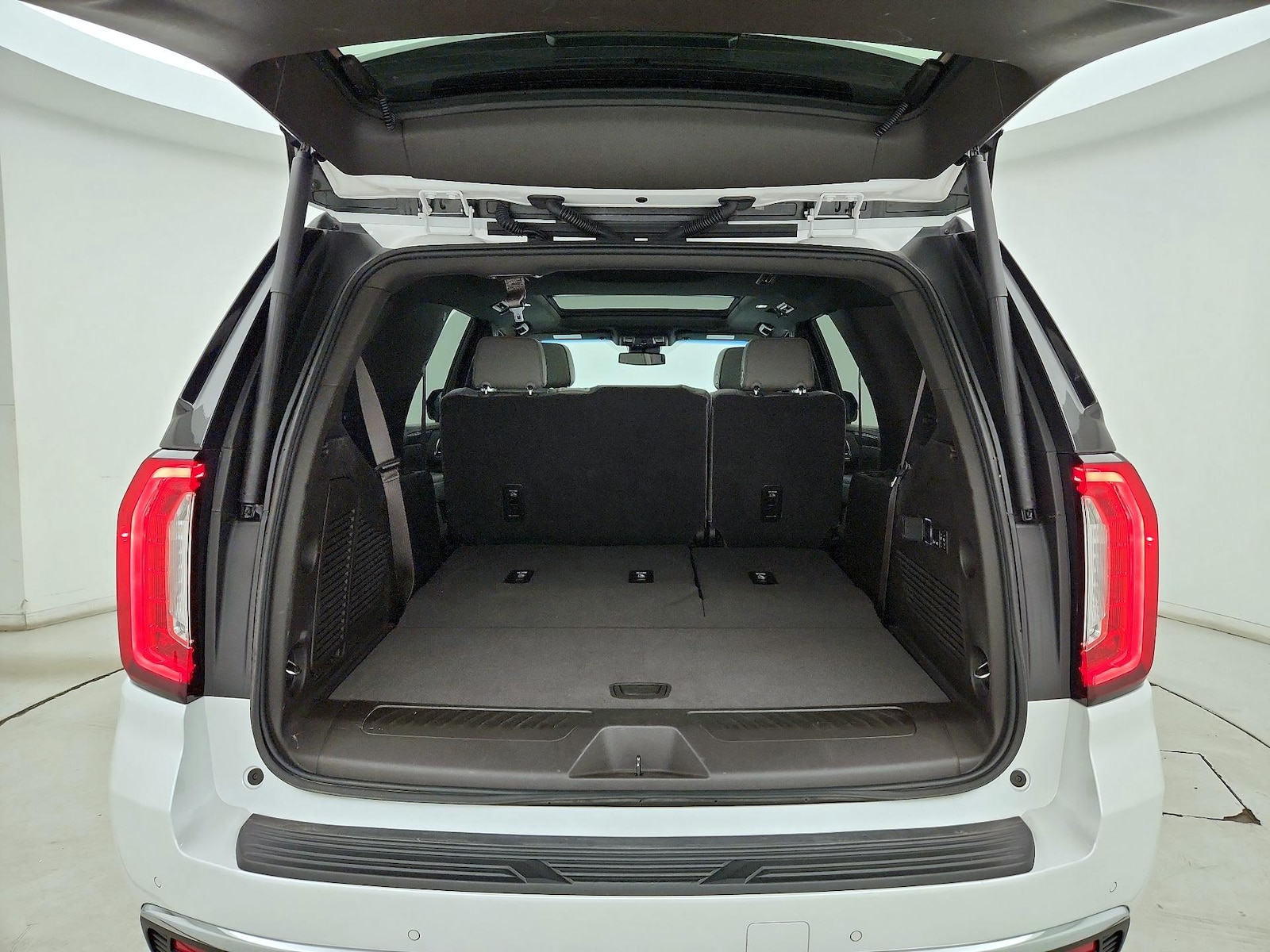2023 GMC Yukon SLT - Photo 24
