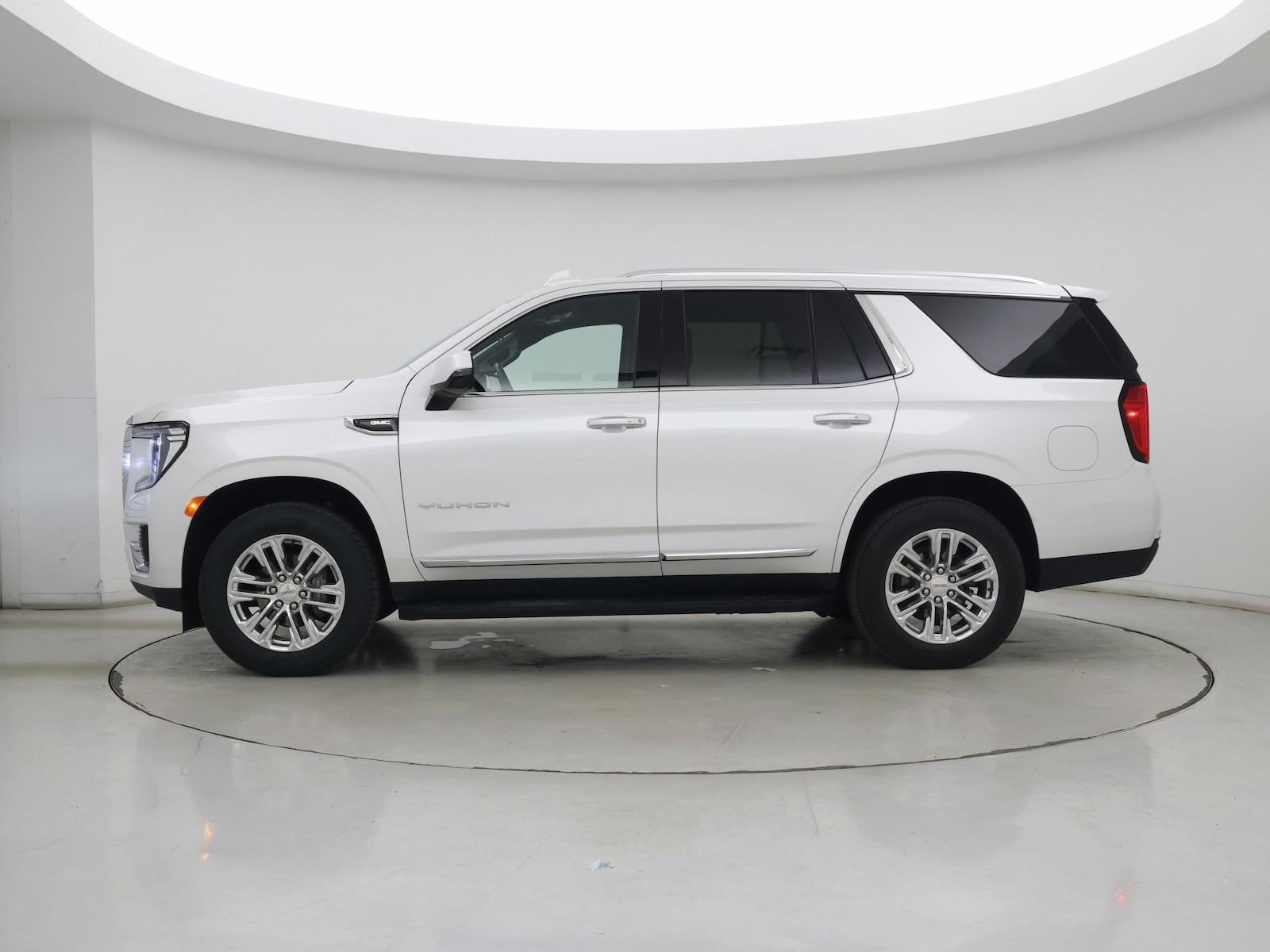 2023 GMC Yukon SLT - Photo 4
