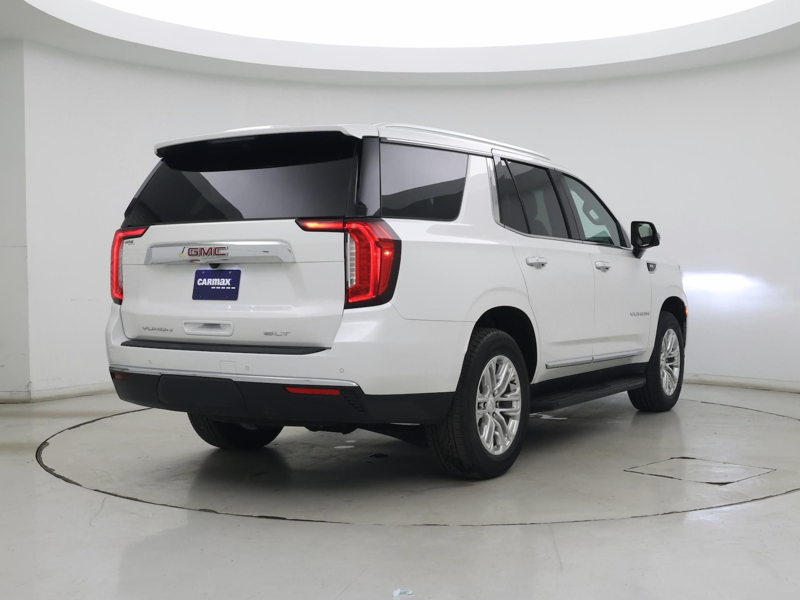 2023 GMC Yukon SLT - Photo 9