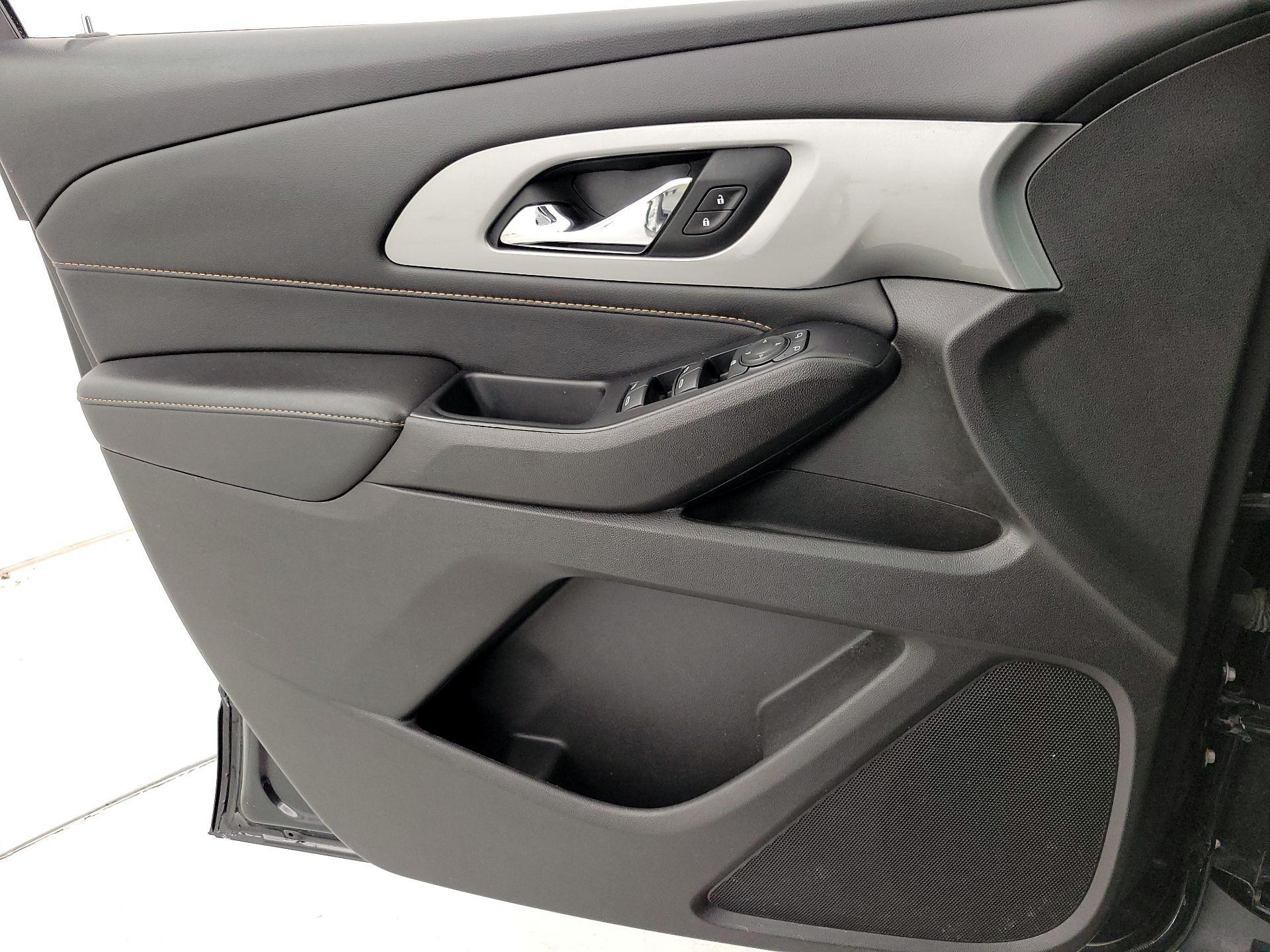Thumbnail: 2021 Chevrolet Traverse - 12