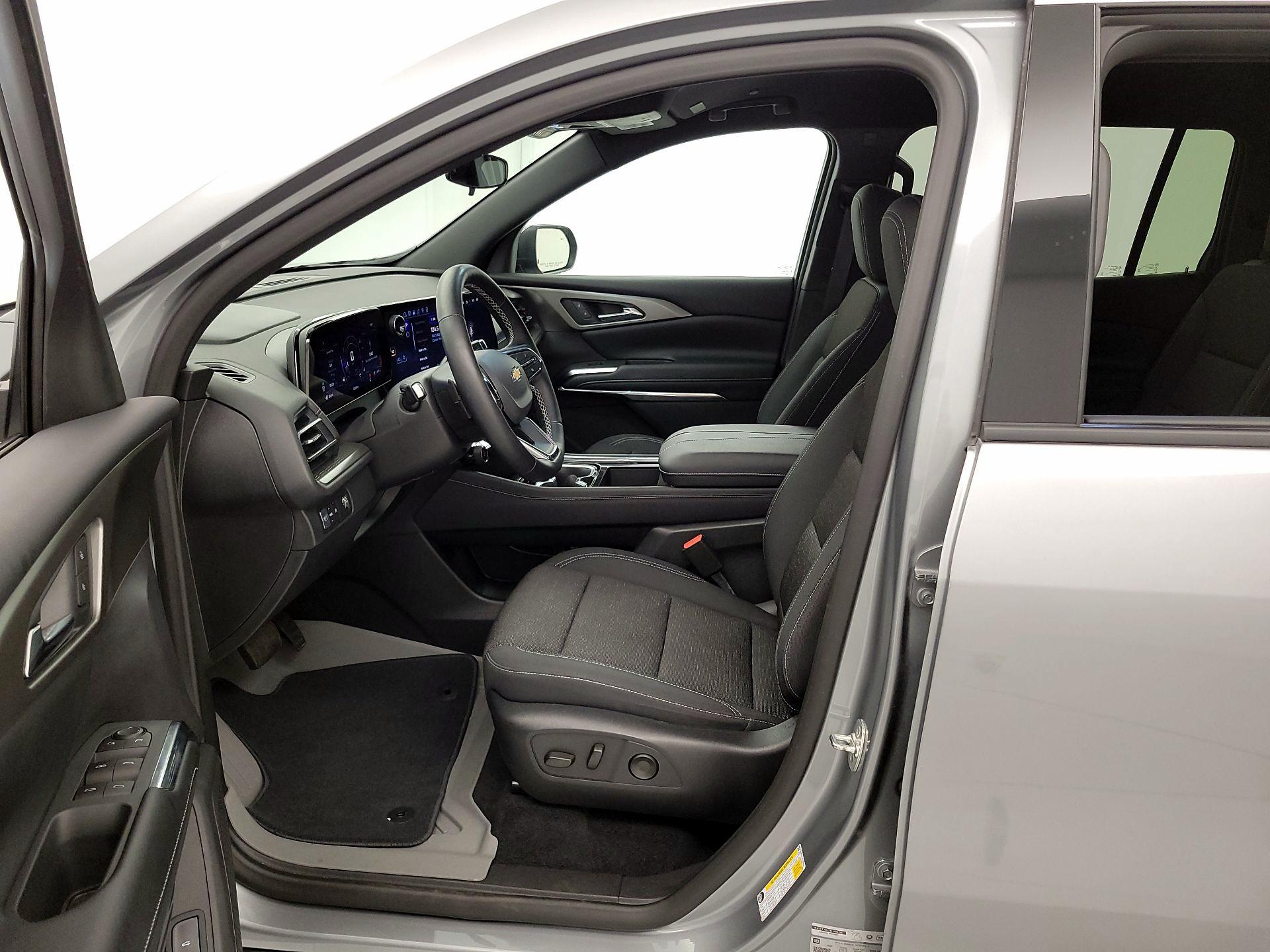 Thumbnail: 2025 Chevrolet Traverse - 11
