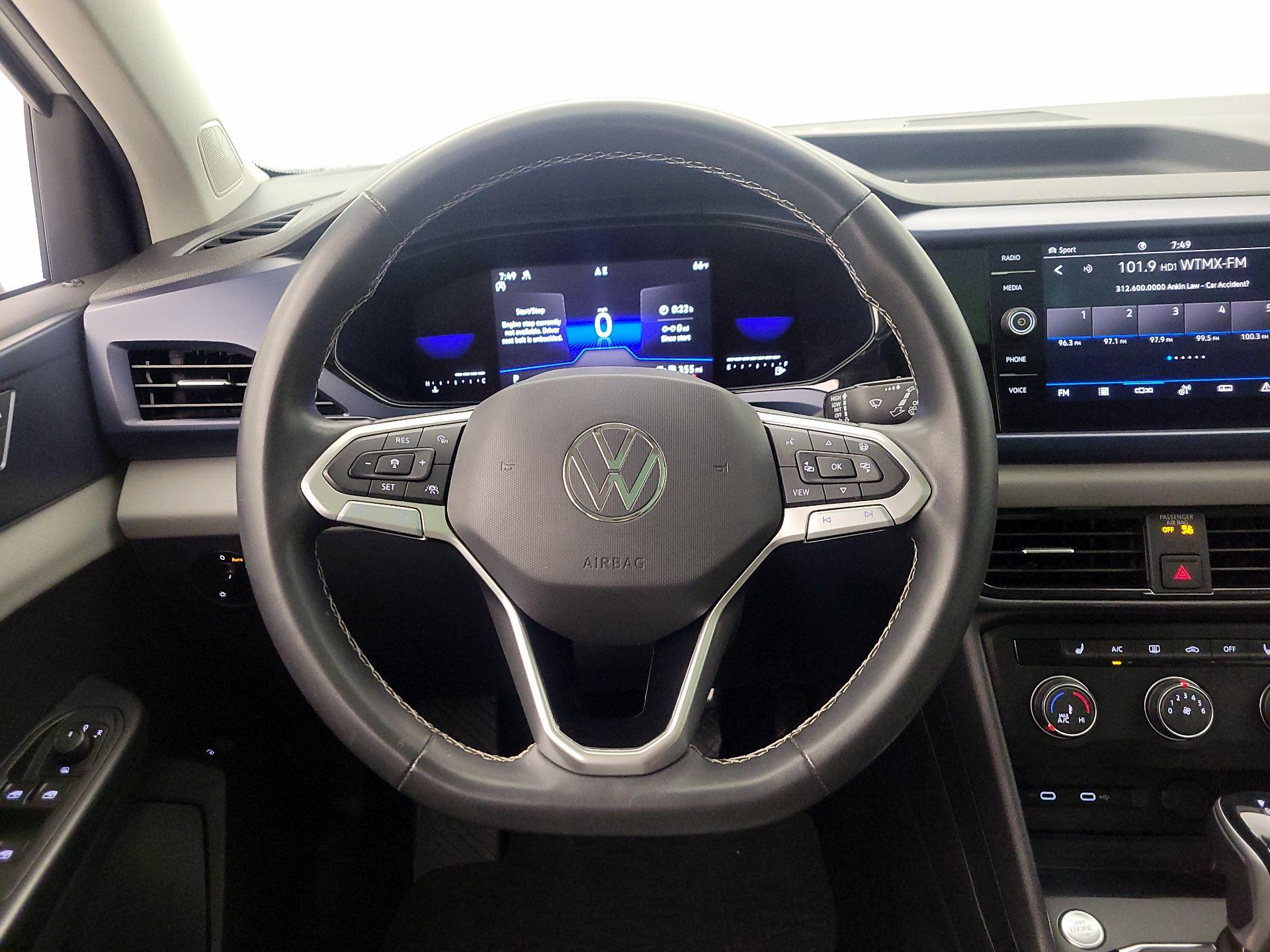 Thumbnail: 2022 Volkswagen Taos - 10