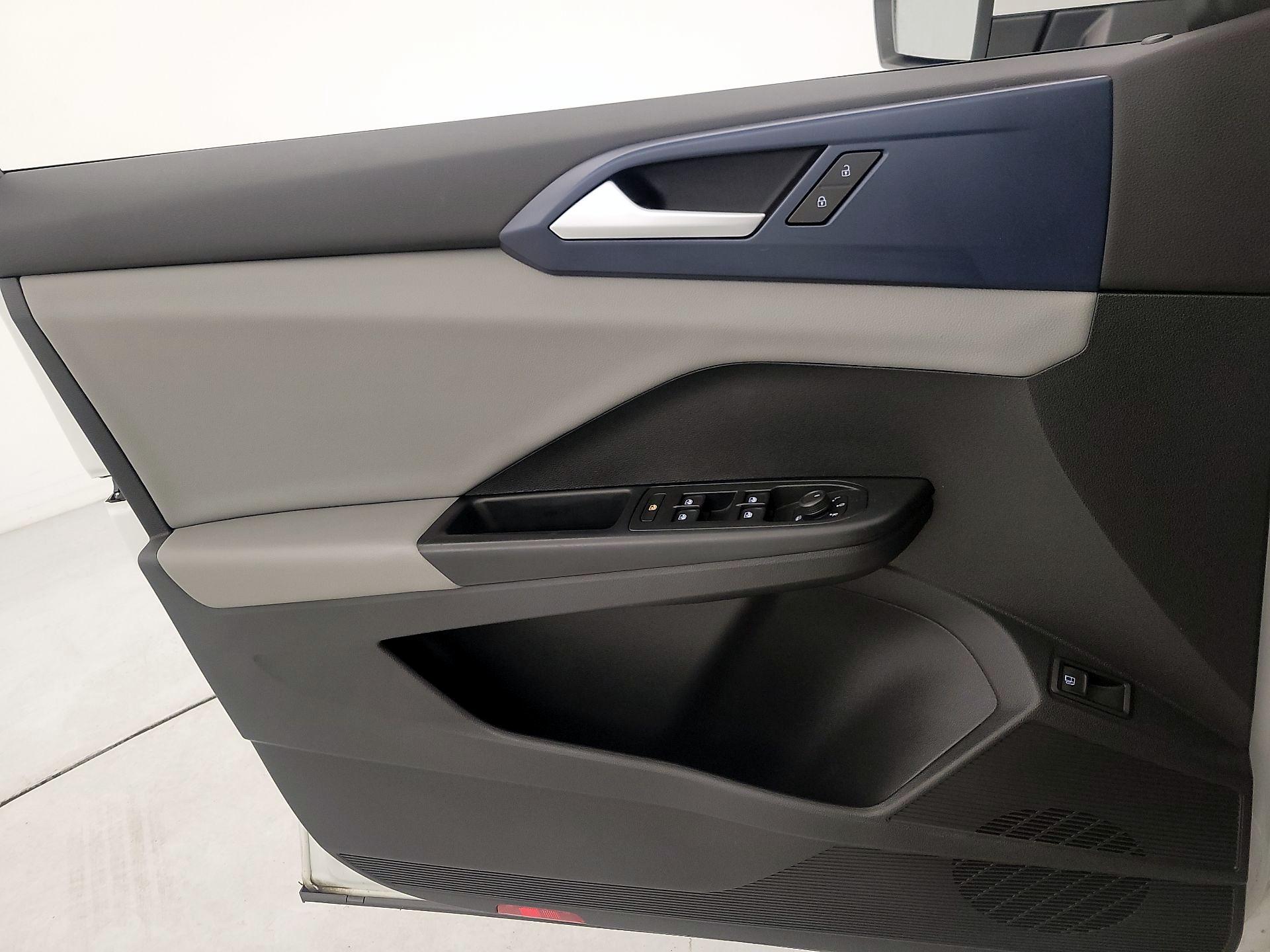 Thumbnail: 2022 Volkswagen Taos - 12