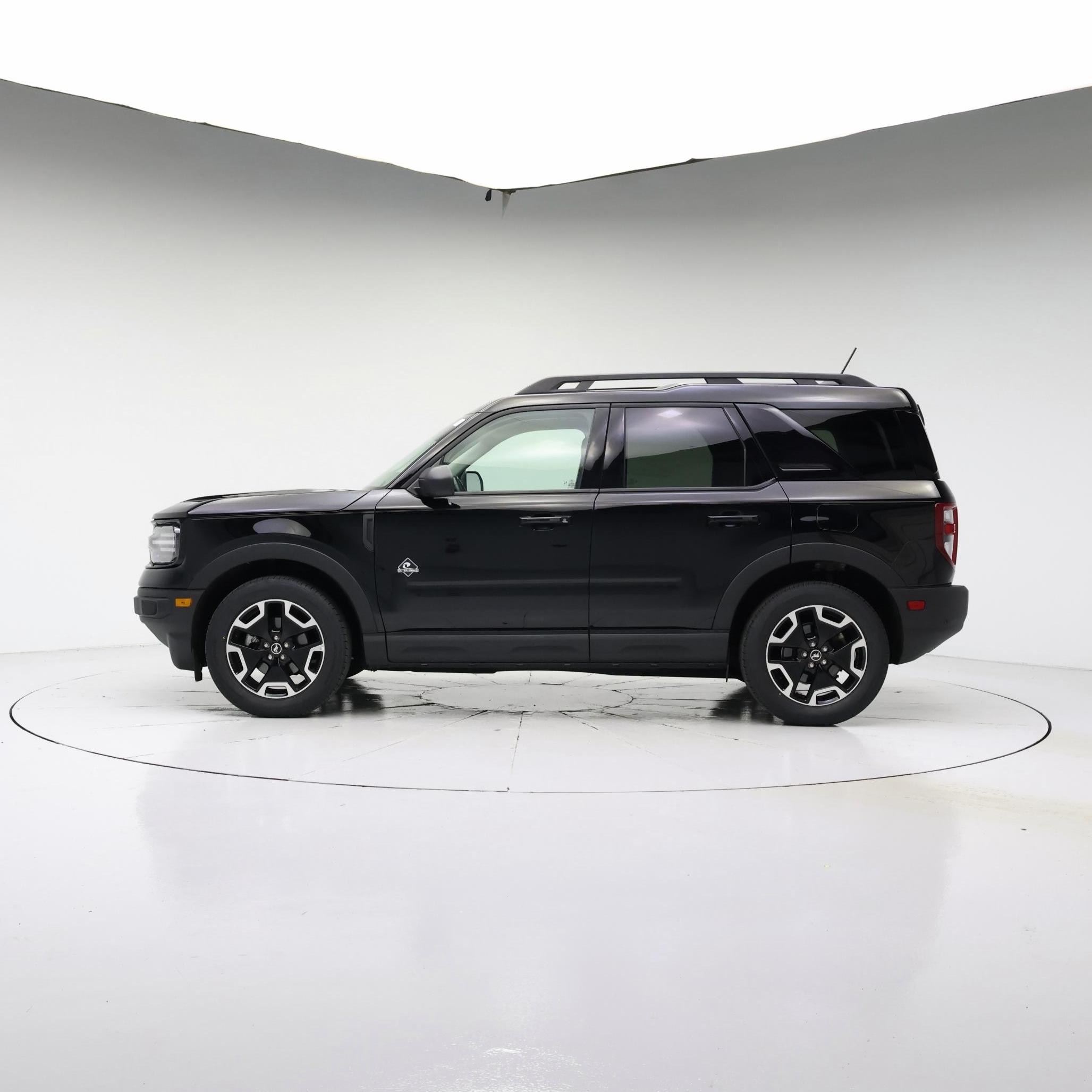 Thumbnail: 2023 Ford Bronco Sport - 3