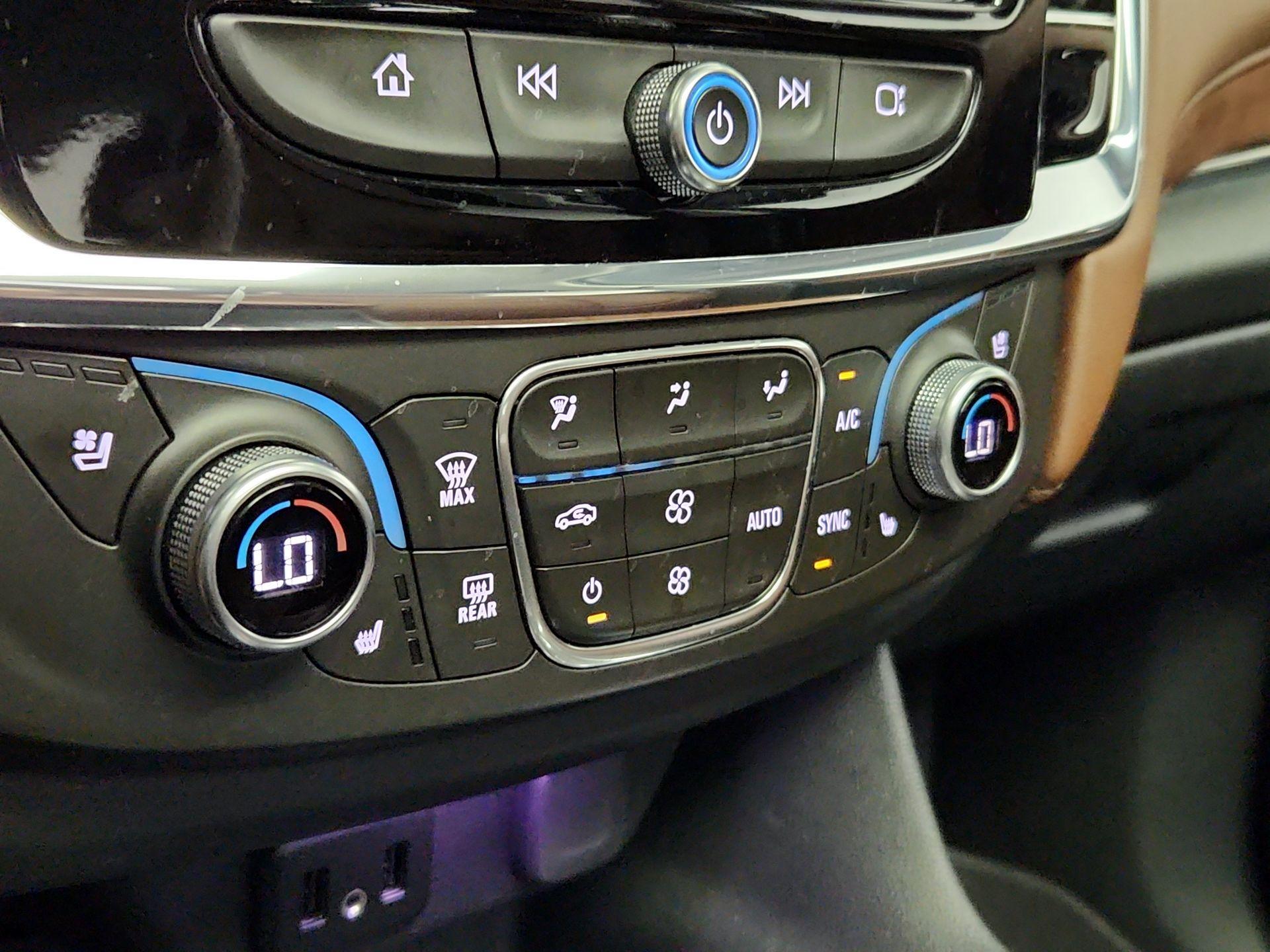 Thumbnail: 2018 Chevrolet Traverse - 16
