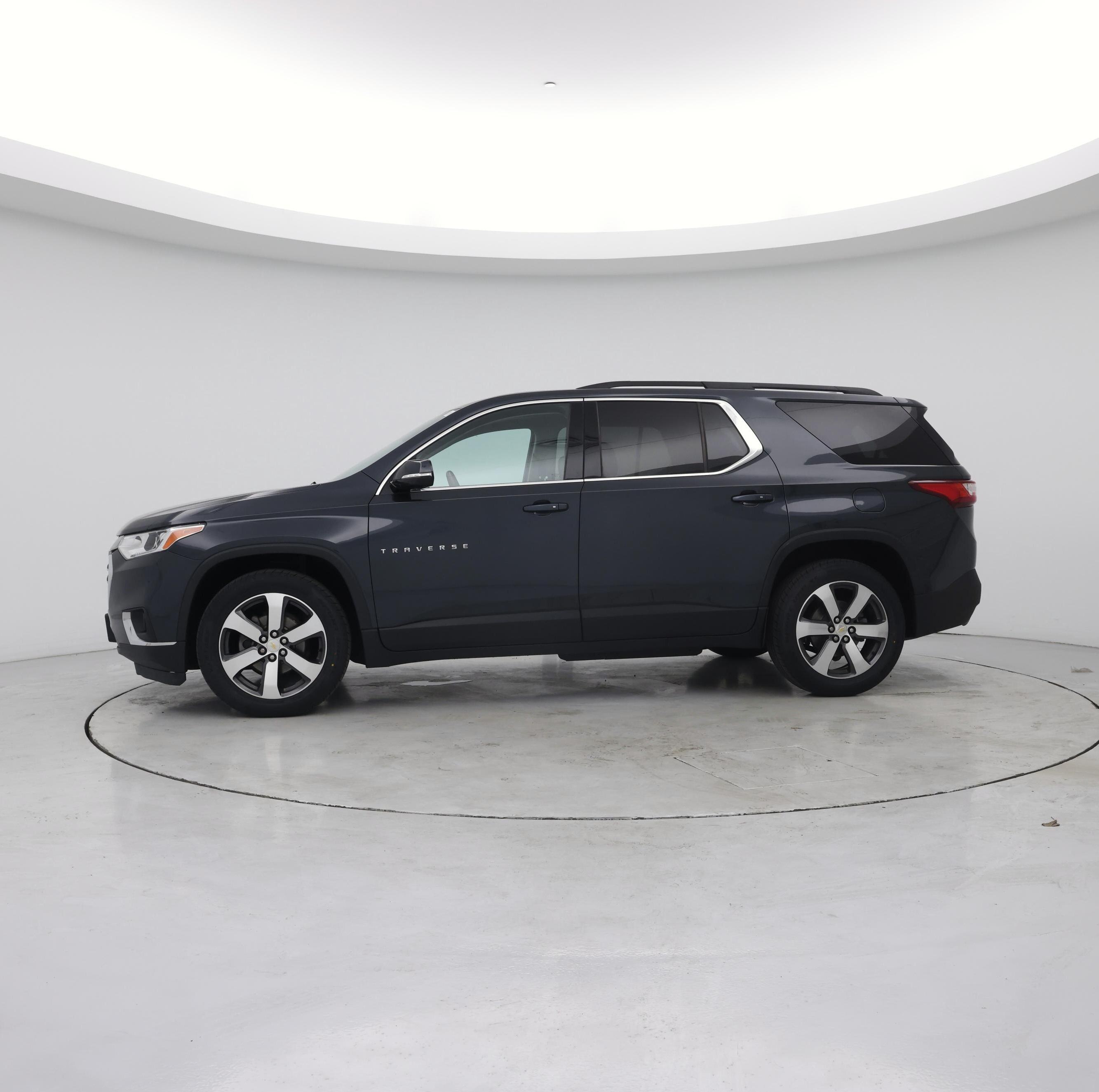 Thumbnail: 2019 Chevrolet Traverse - 3