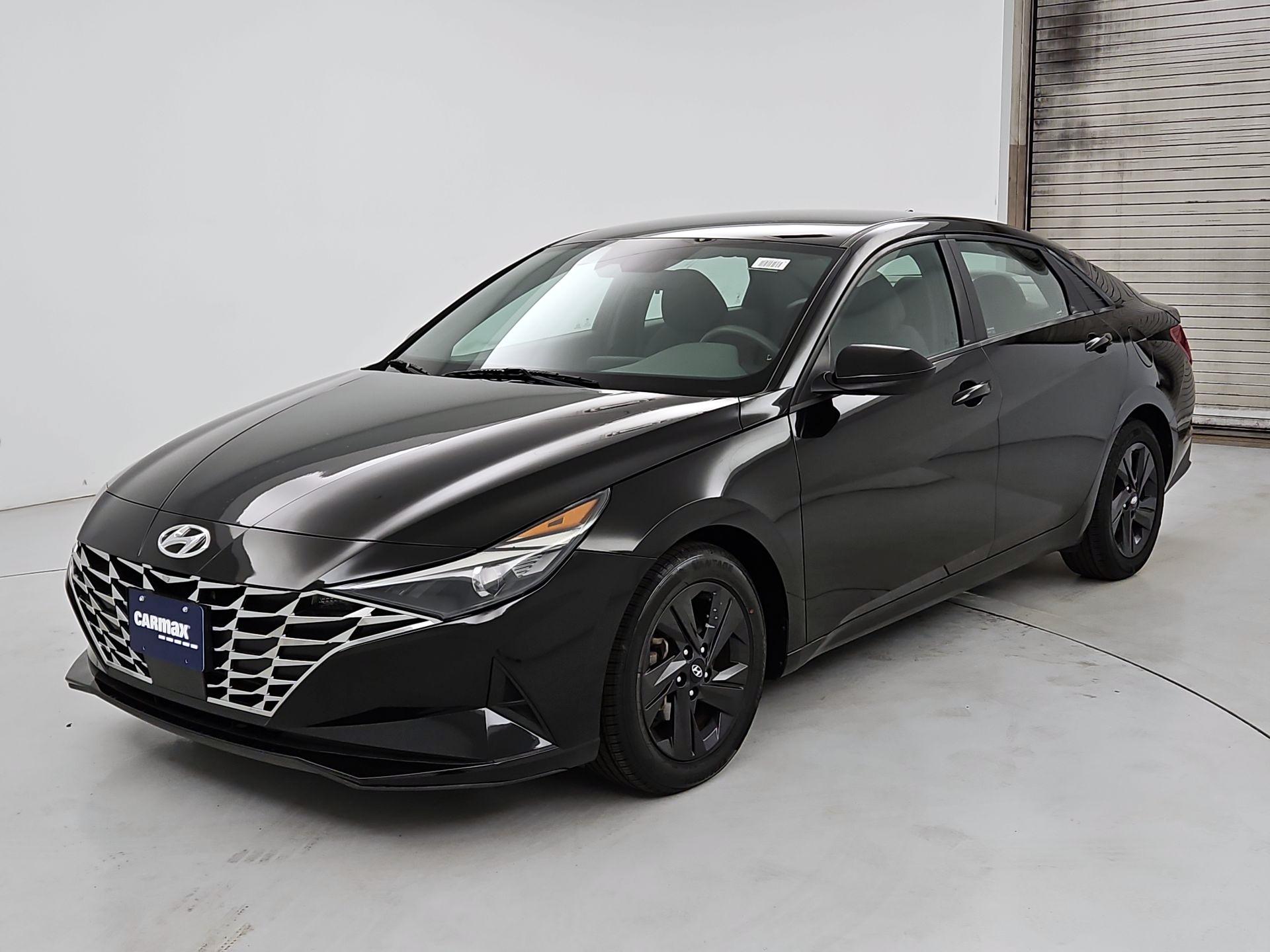 Thumbnail: 2023 Hyundai Elantra - 3