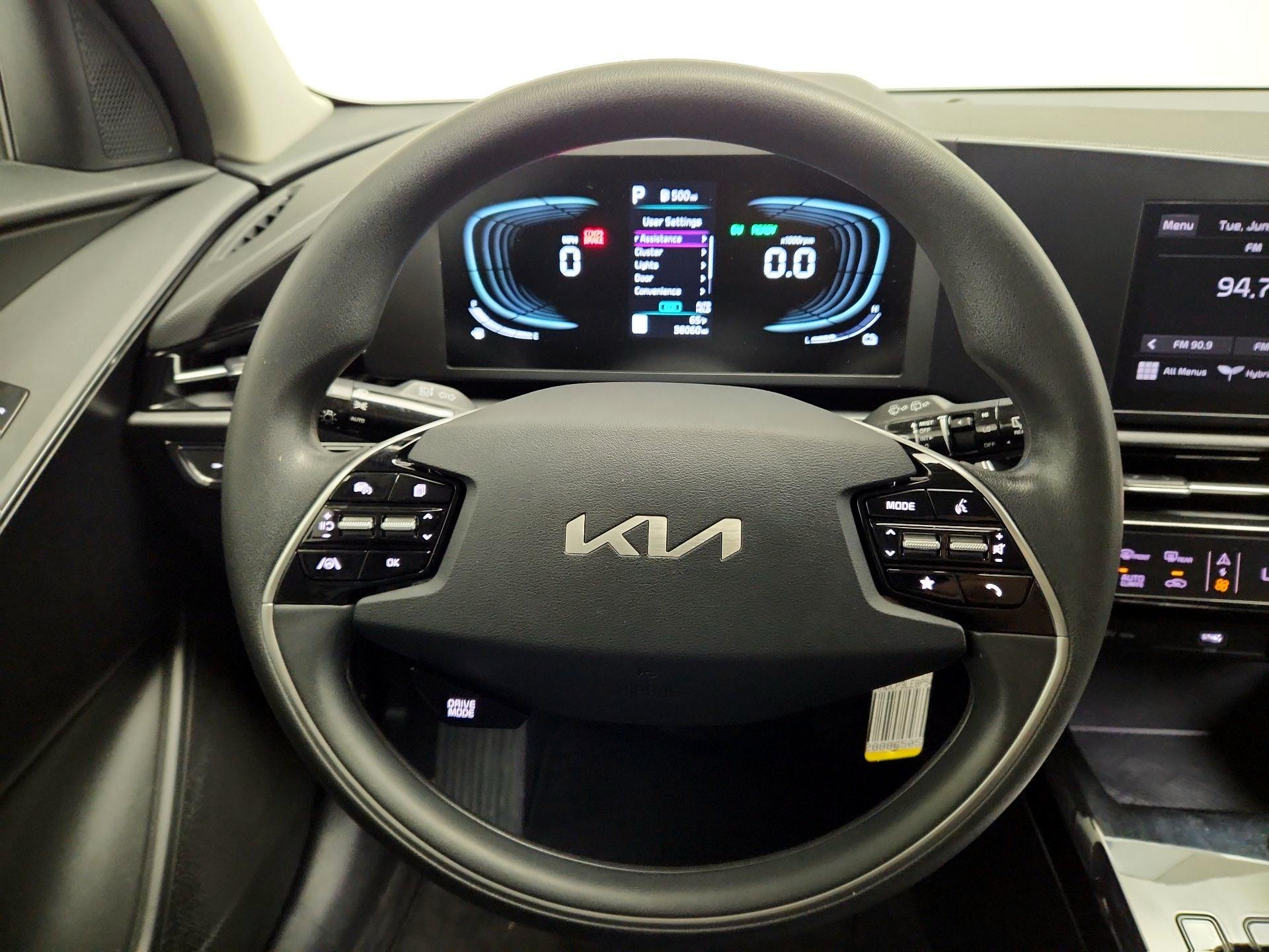Thumbnail: 2023 Kia Niro - 10