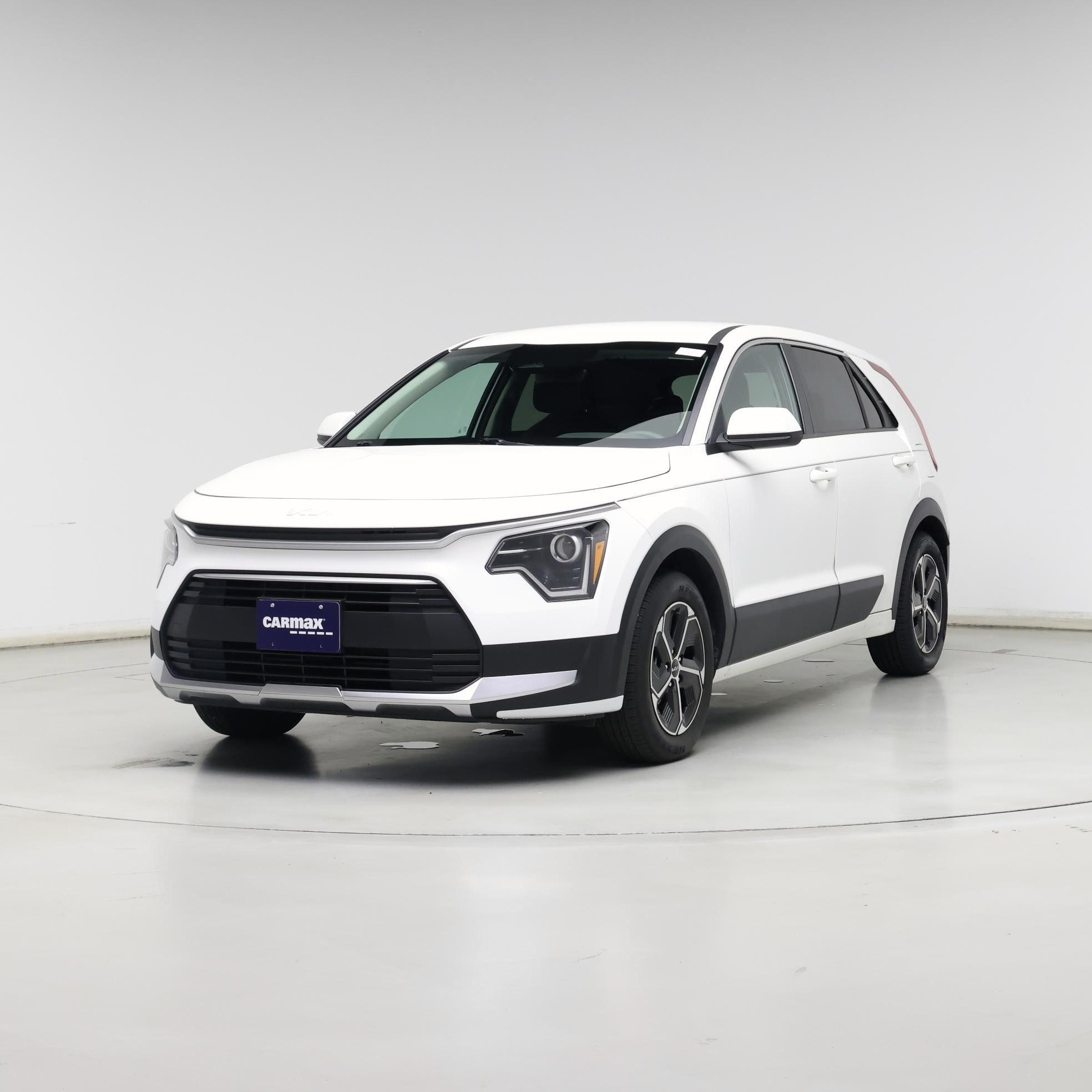 Thumbnail: 2023 Kia Niro - 4