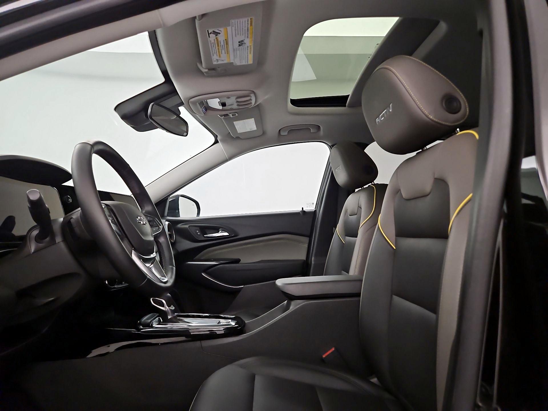 Thumbnail: 2025 Chevrolet Trax - 17