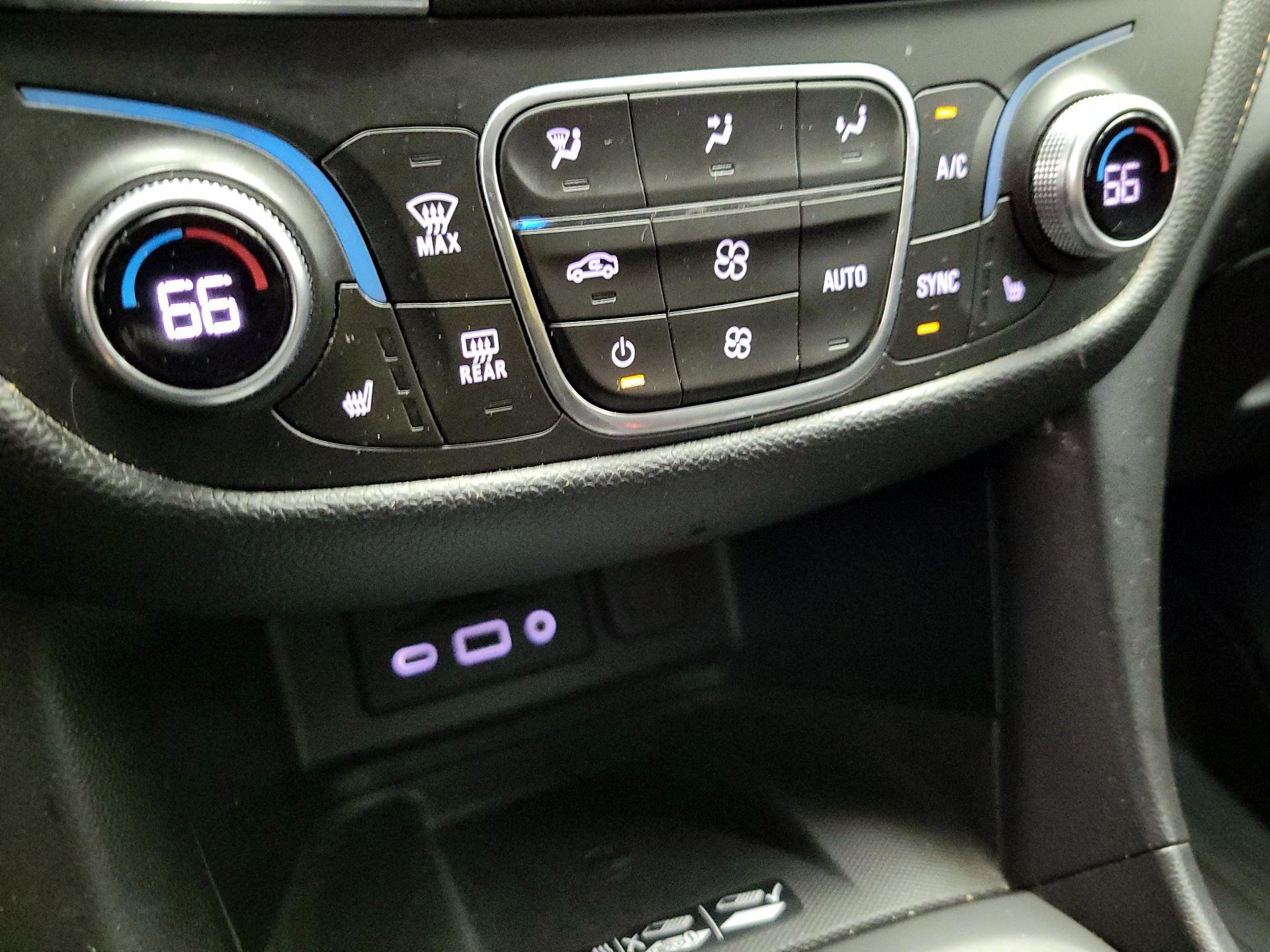 Thumbnail: 2019 Chevrolet Equinox - 15