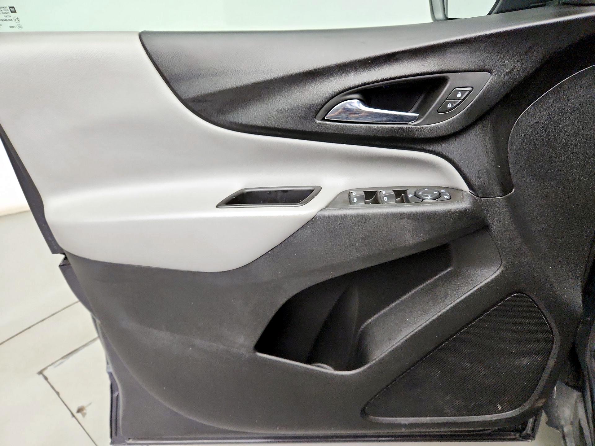 Thumbnail: 2022 Chevrolet Equinox - 12