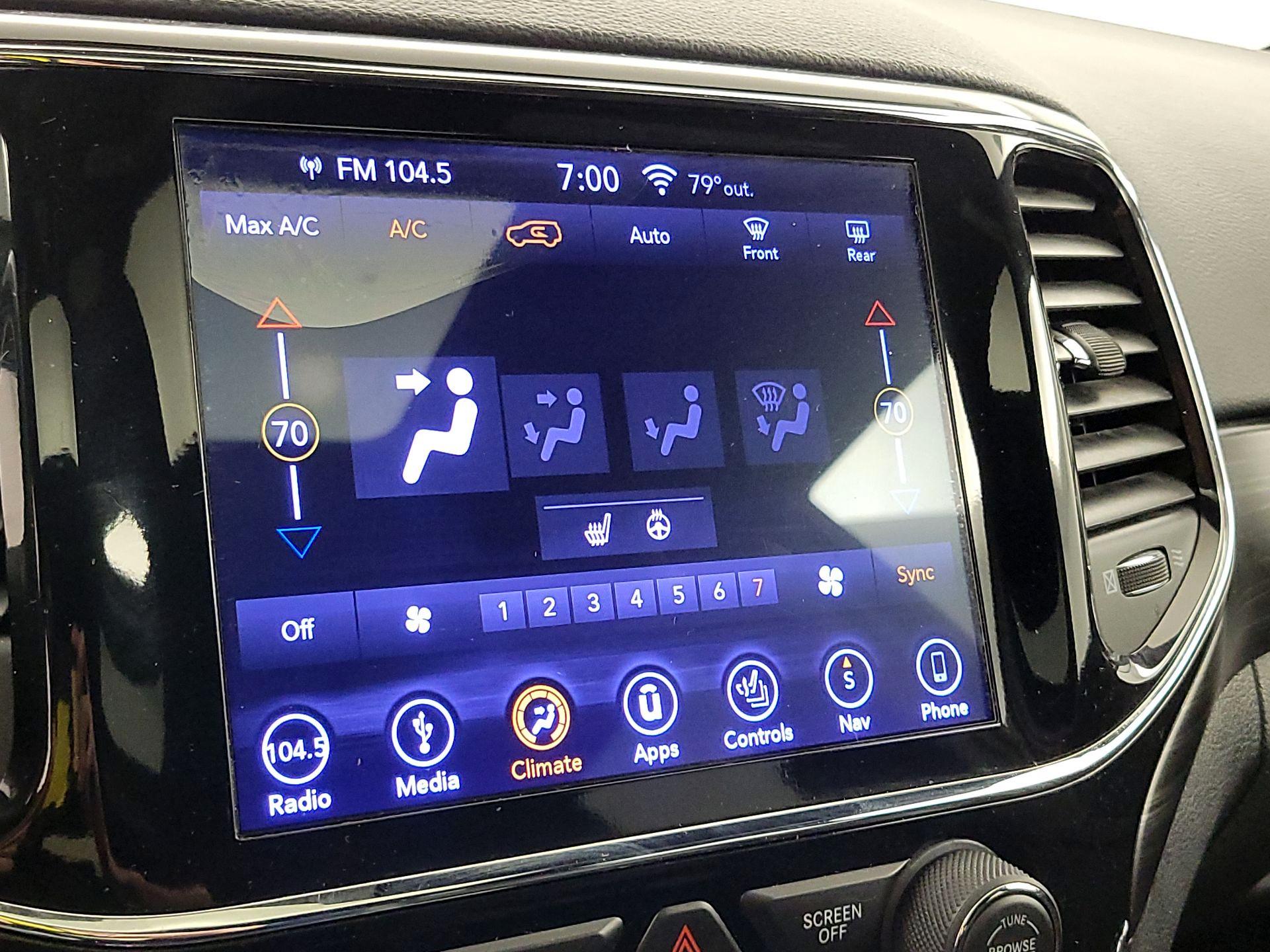 Thumbnail: 2019 Jeep Grand Cherokee - 17