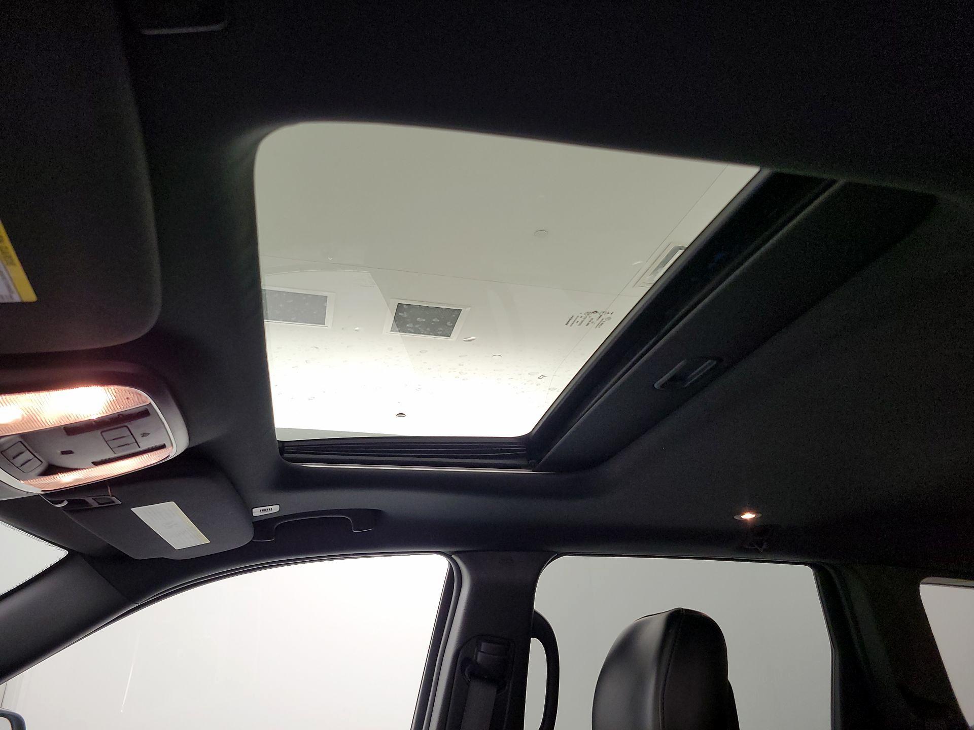 Thumbnail: 2019 Jeep Grand Cherokee - 20