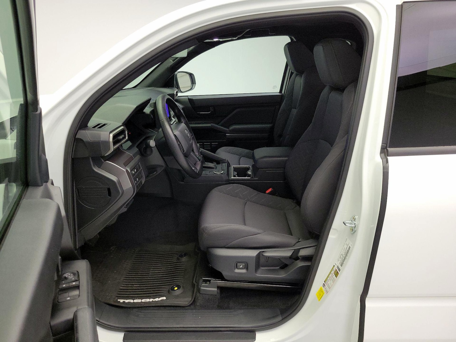2025 Toyota Tacoma SR5 - Photo 12