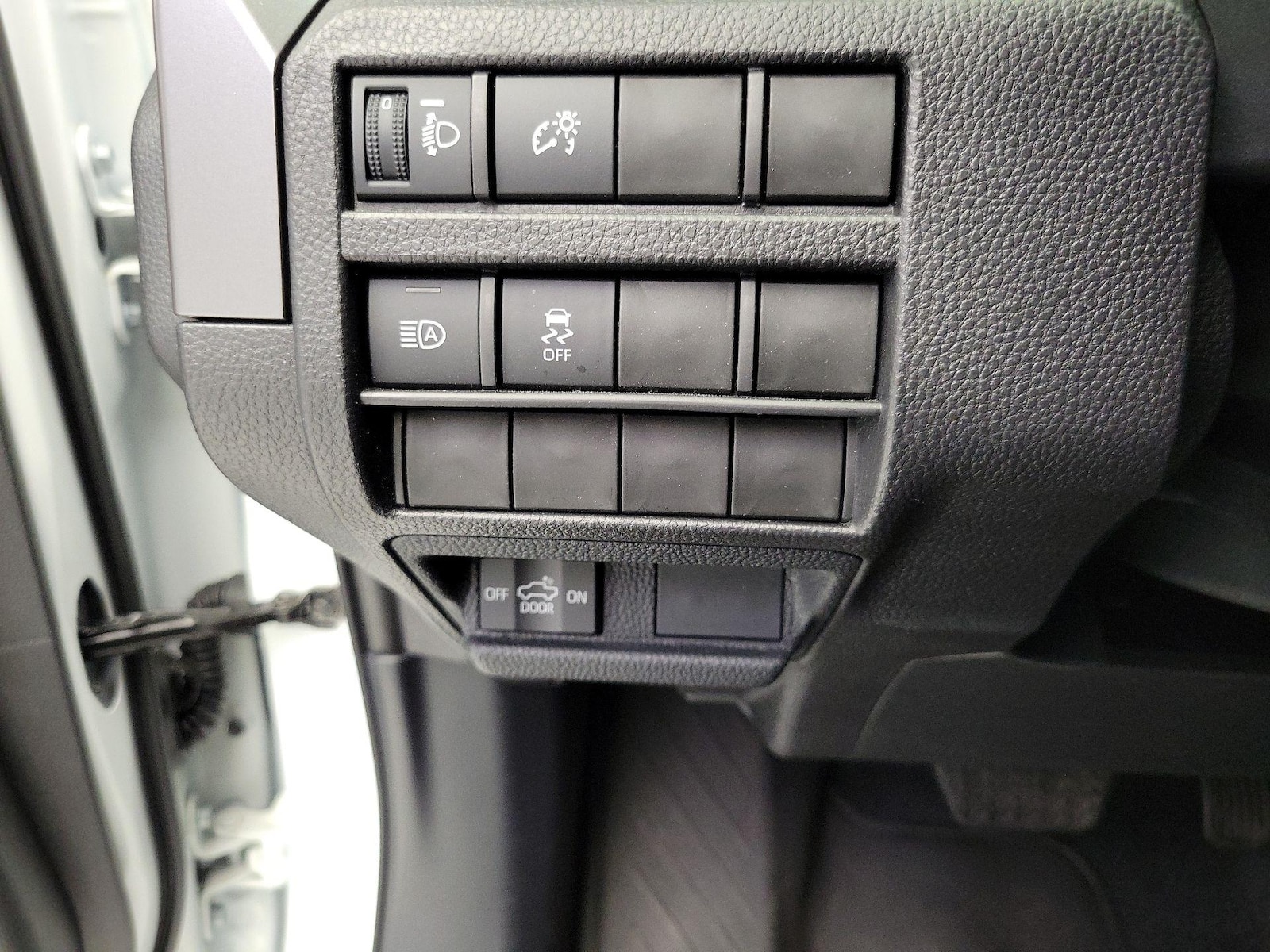 2025 Toyota Tacoma SR5 - Photo 14