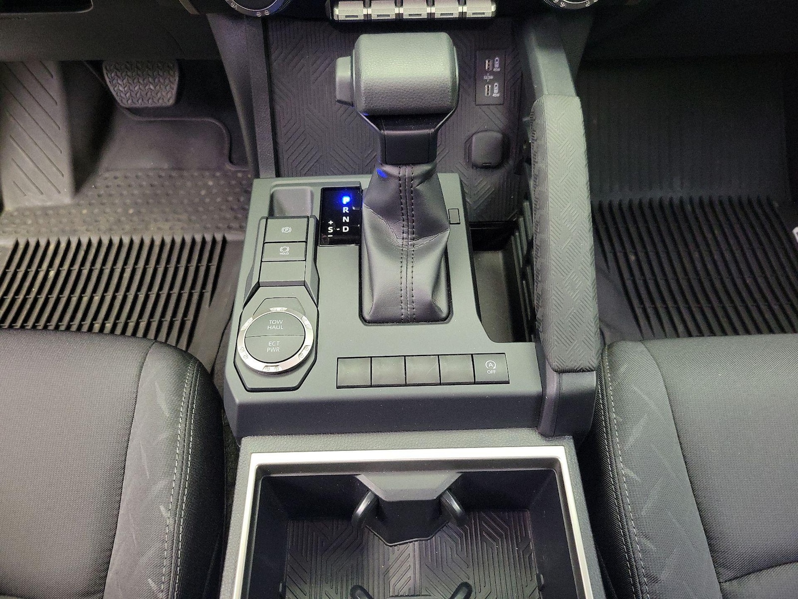 2025 Toyota Tacoma SR5 - Photo 19