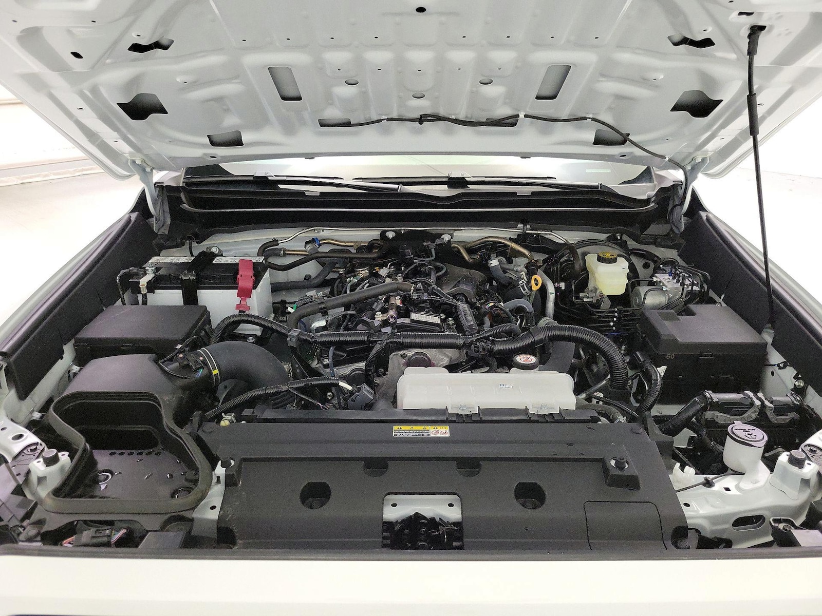 2025 Toyota Tacoma SR5 - Photo 23
