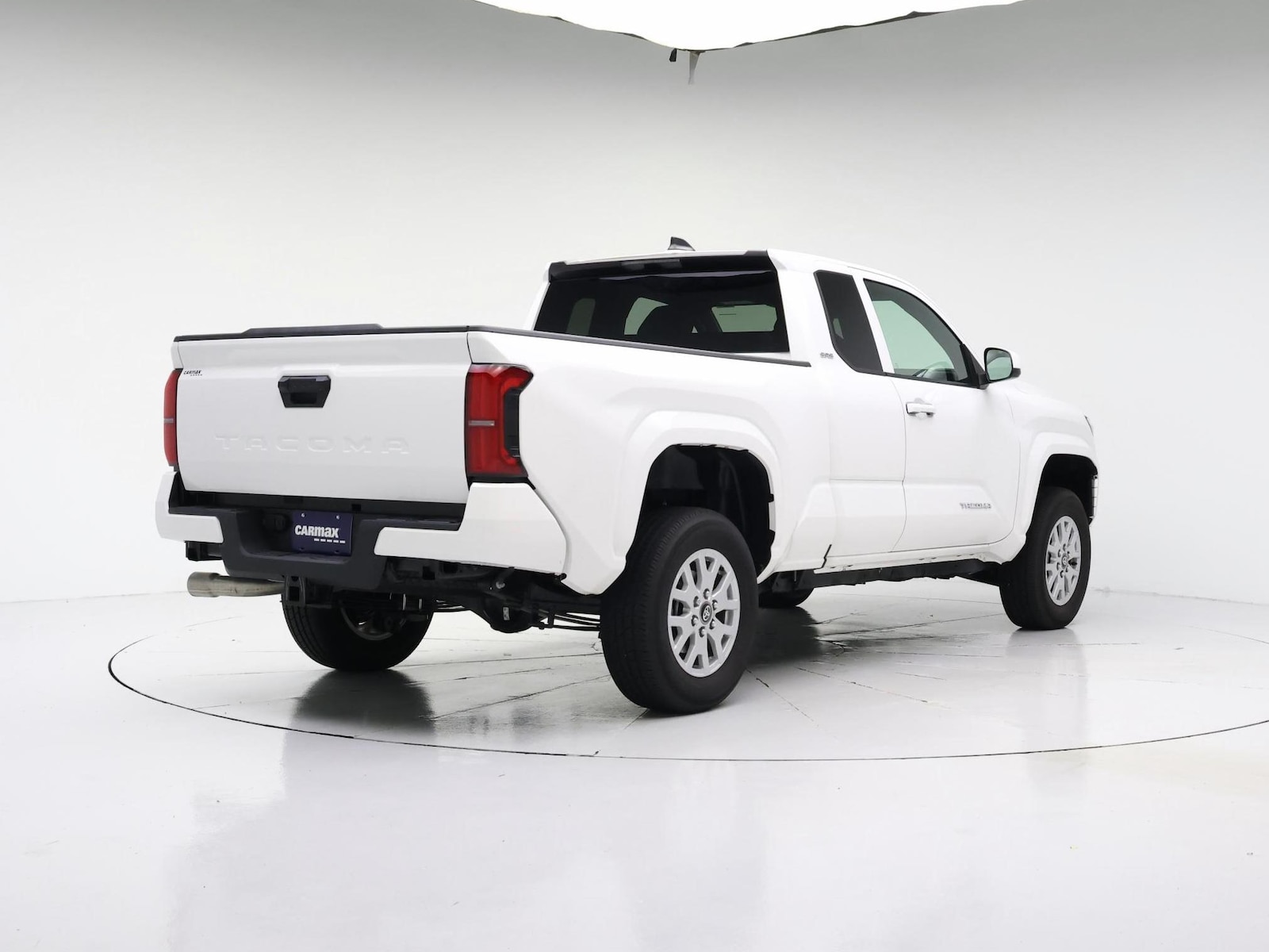 2025 Toyota Tacoma SR5 - Photo 9