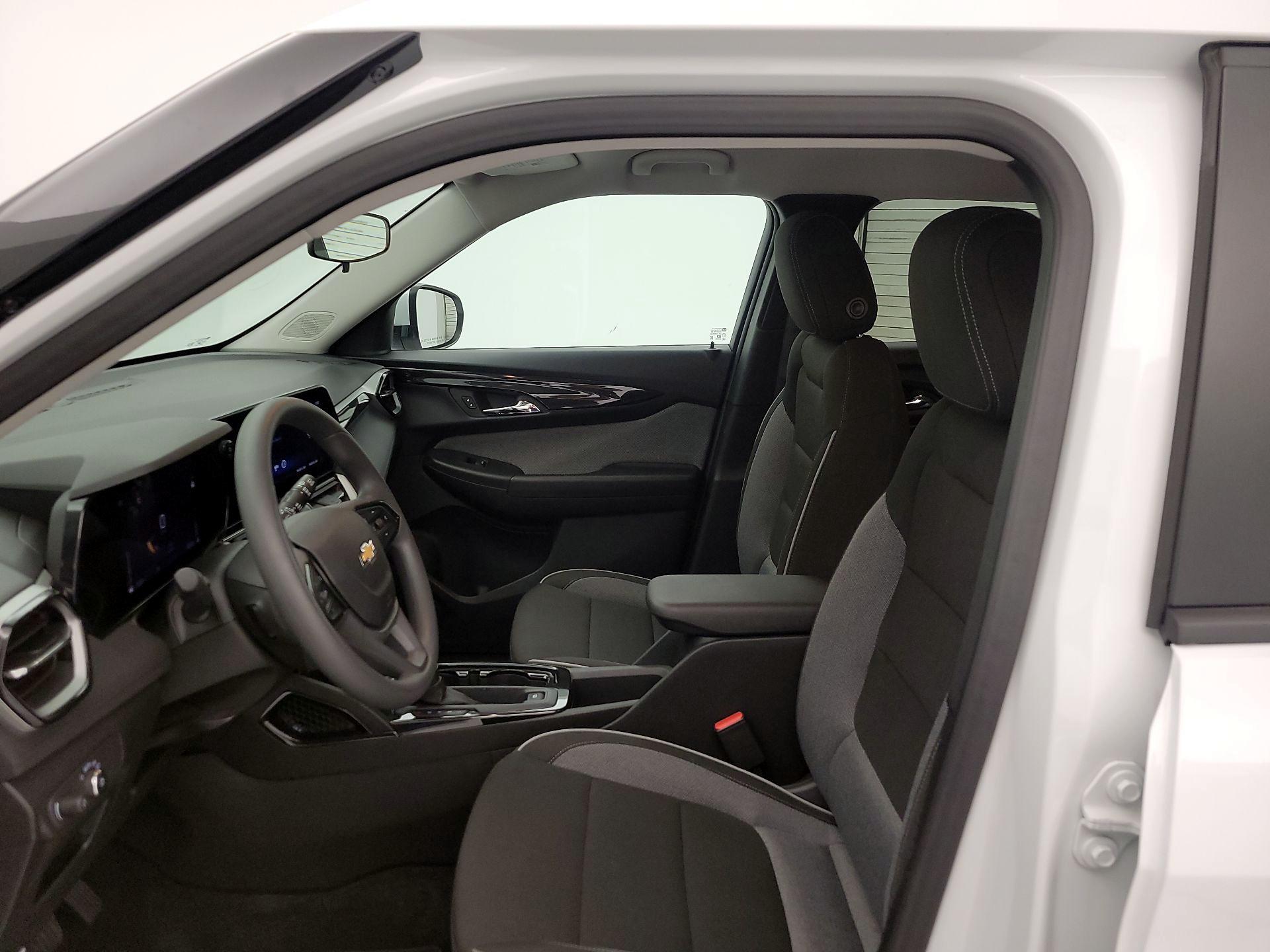 Thumbnail: 2026 Chevrolet TrailBlazer - 11