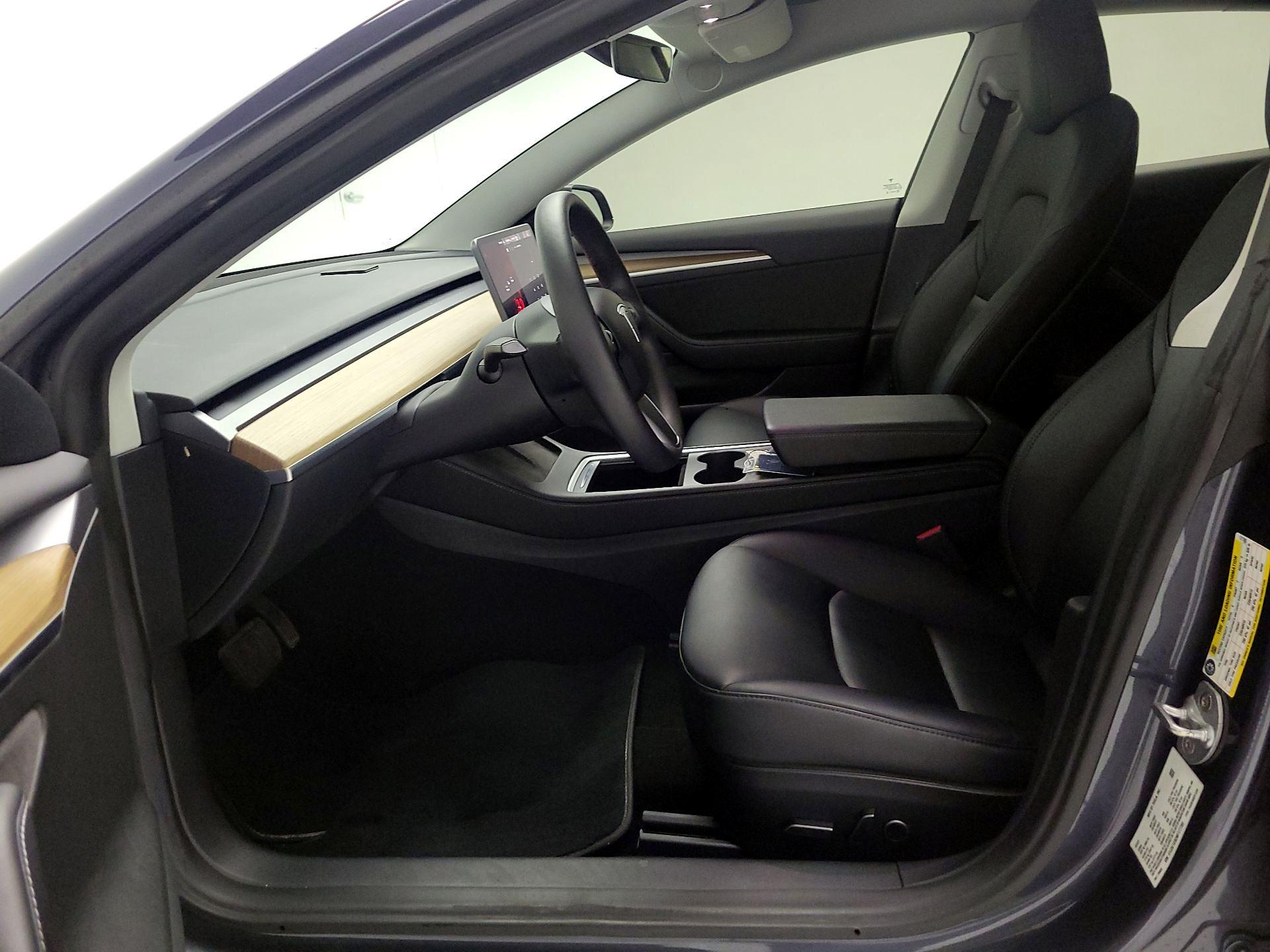 Thumbnail: 2022 Tesla Model 3 - 11