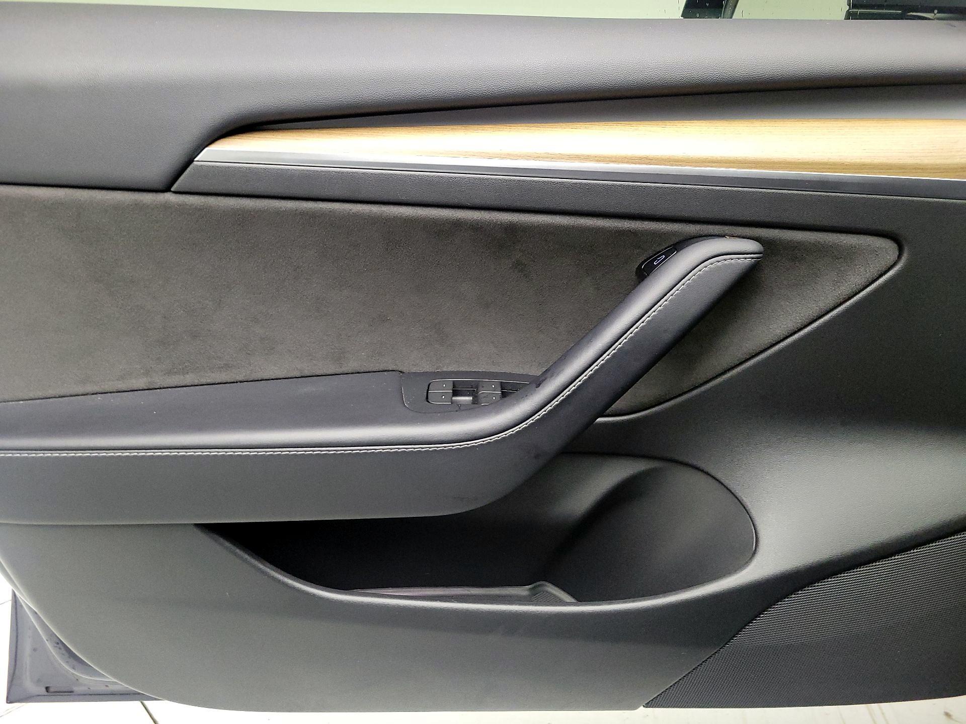 Thumbnail: 2022 Tesla Model 3 - 12