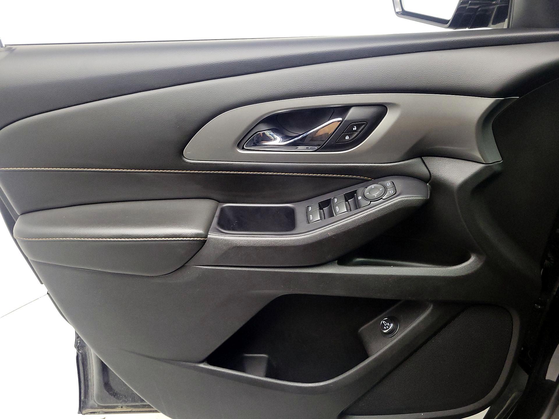 Thumbnail: 2021 Chevrolet Traverse - 12