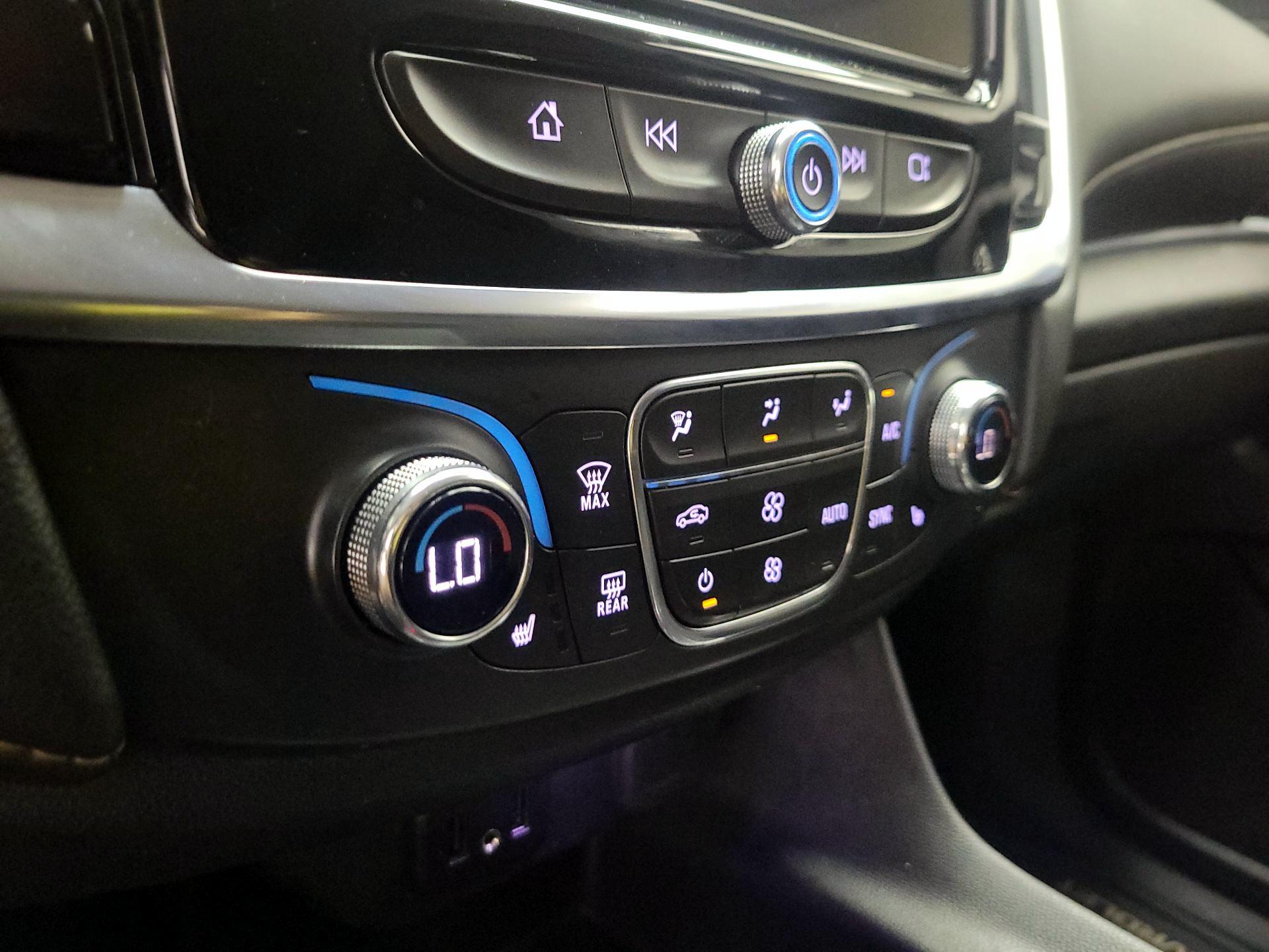 Thumbnail: 2021 Chevrolet Traverse - 16