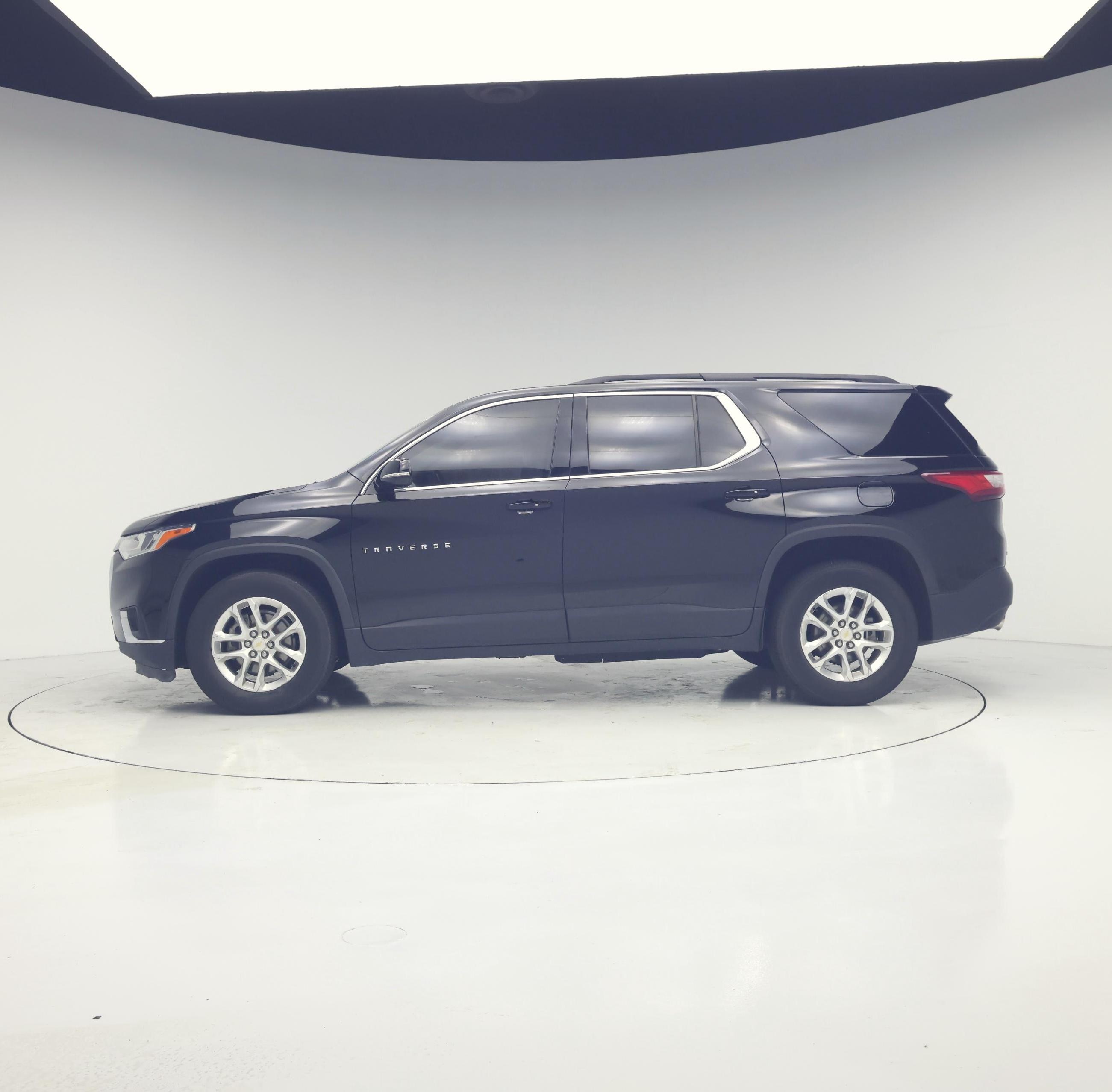 Thumbnail: 2021 Chevrolet Traverse - 3
