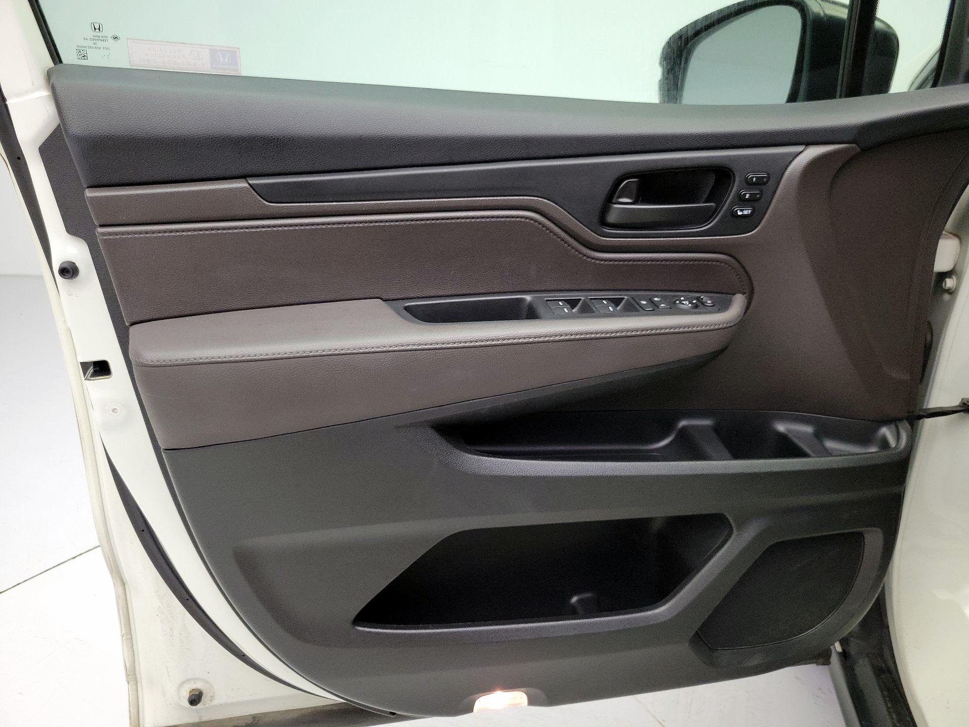 Thumbnail: 2018 Honda Odyssey - 12