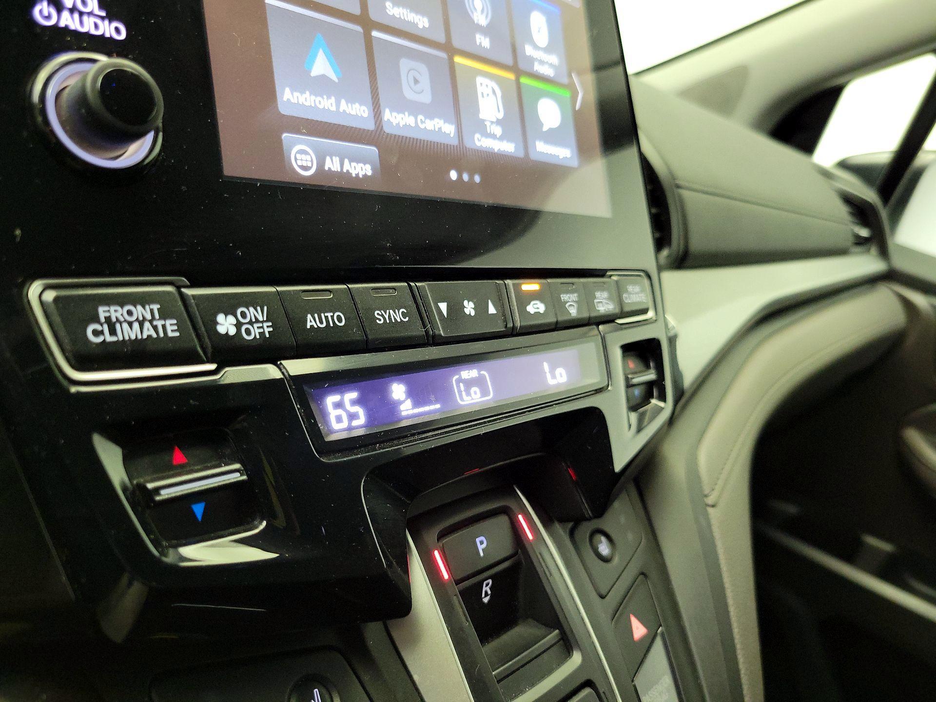 Thumbnail: 2018 Honda Odyssey - 16