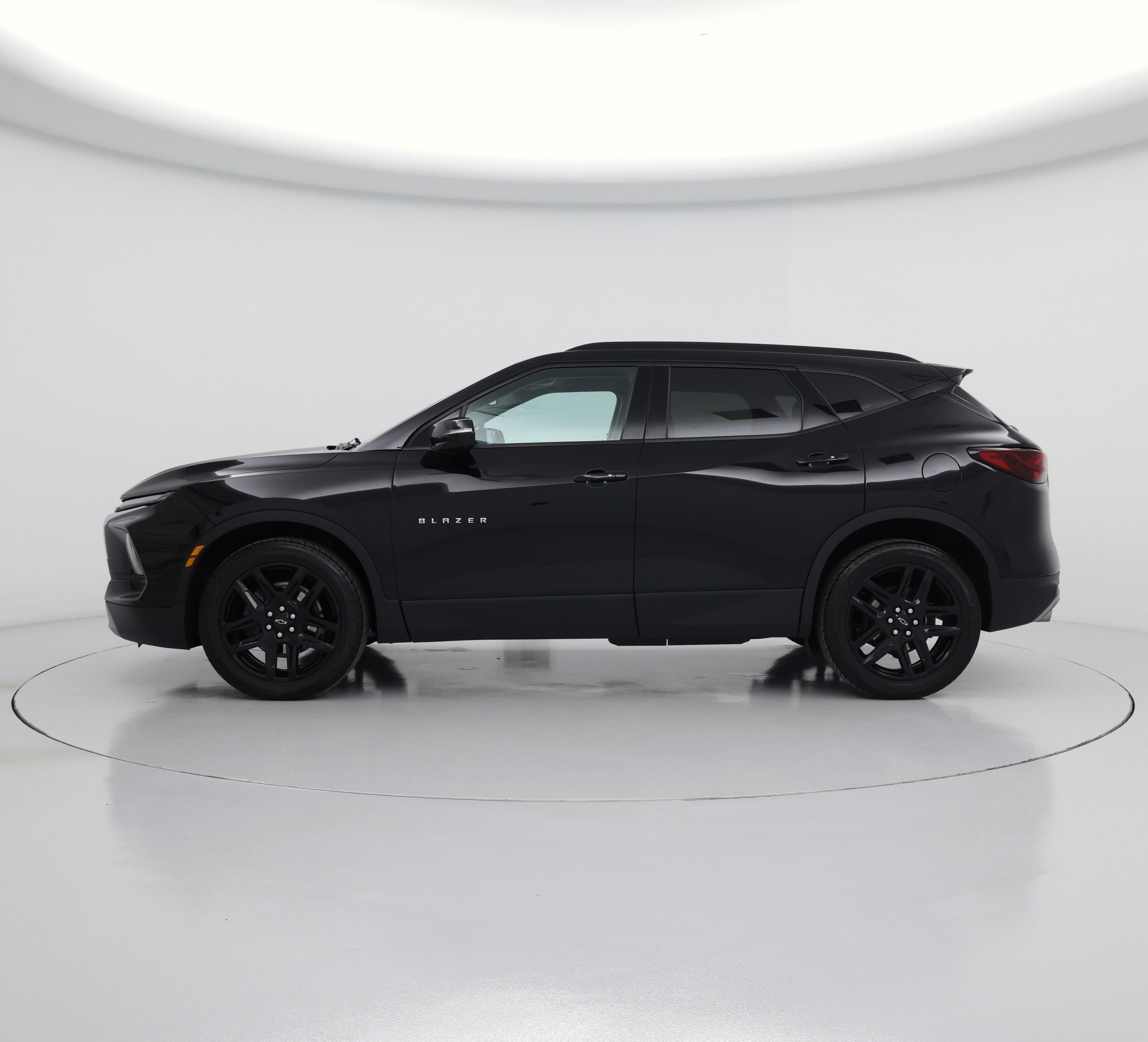 Thumbnail: 2023 Chevrolet Blazer - 3