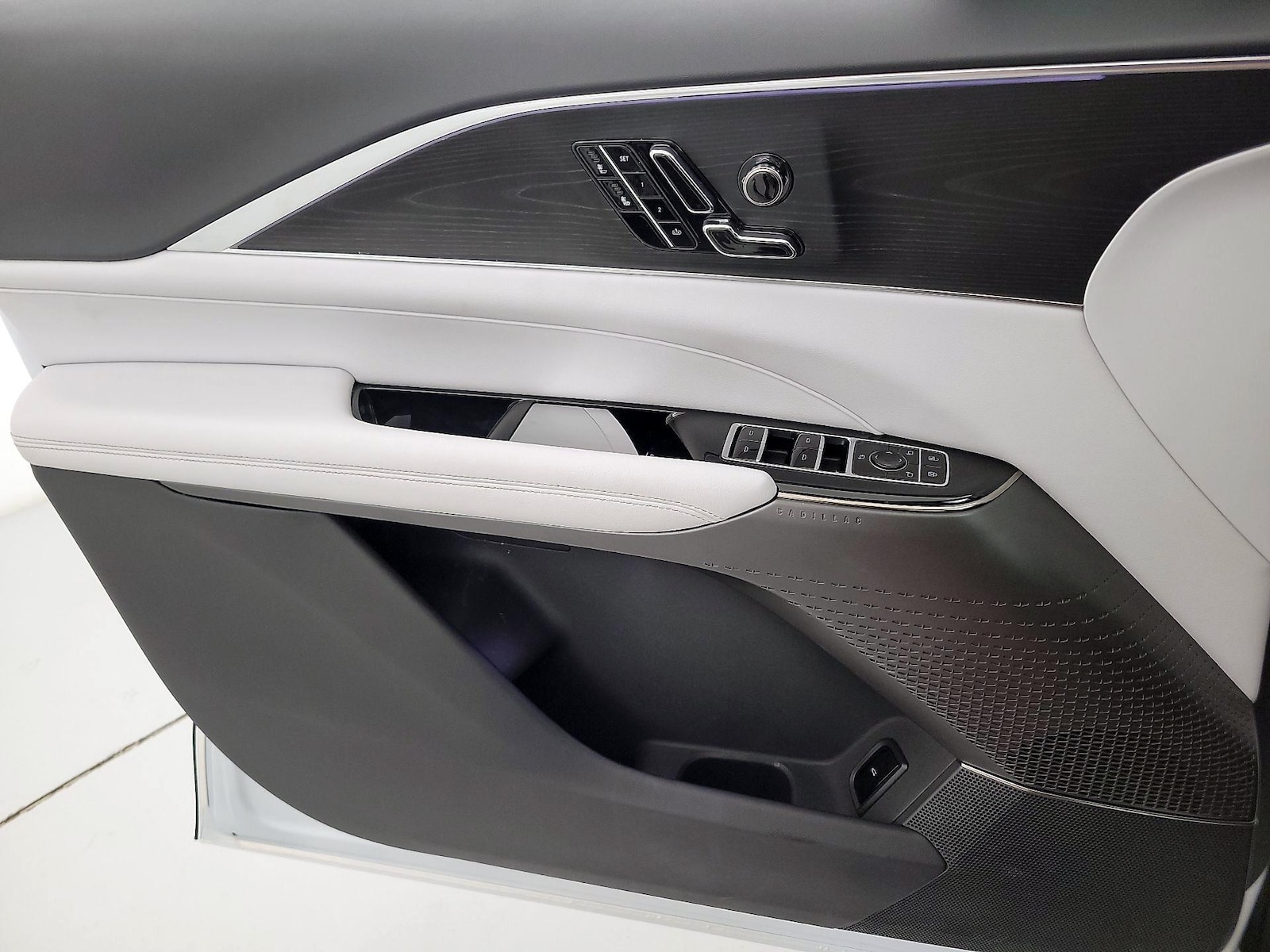 2024 Cadillac LYRIQ Luxury 1 - Photo 13