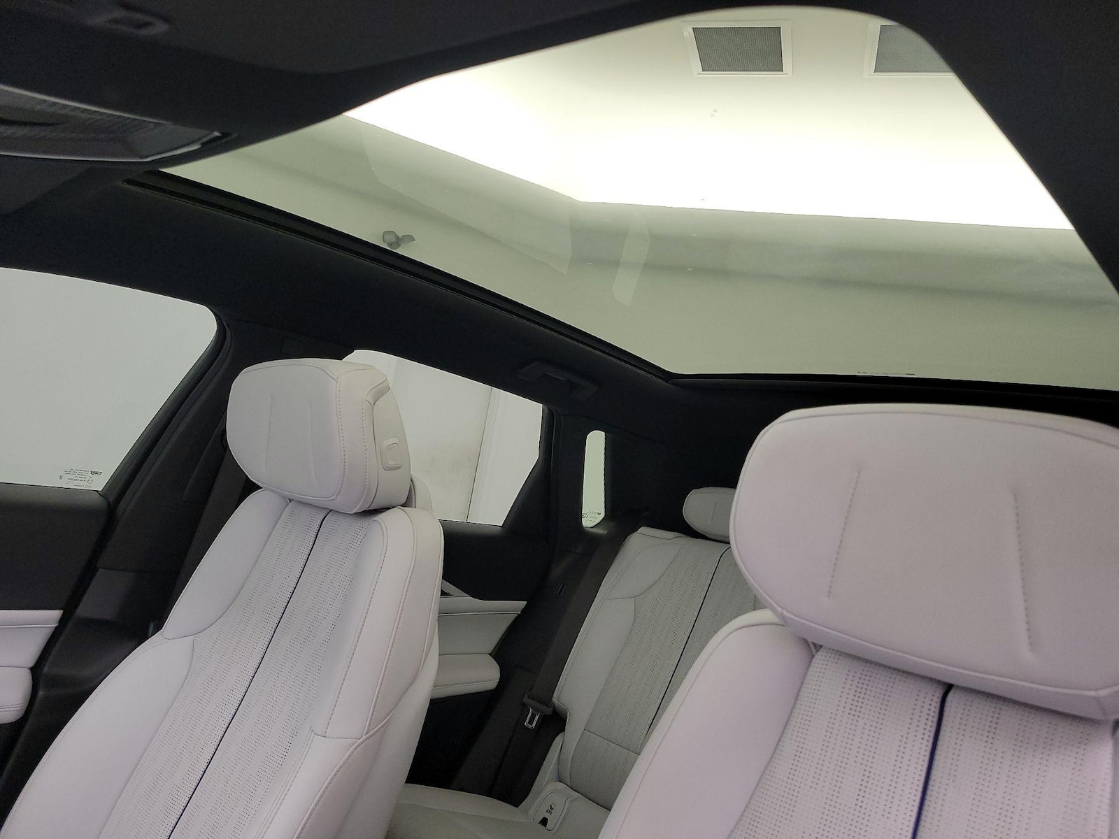 2024 Cadillac LYRIQ Luxury 1 - Photo 20