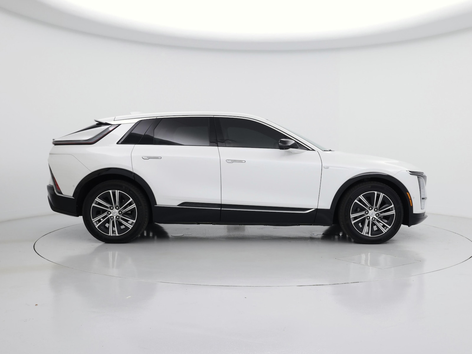 2024 Cadillac LYRIQ Luxury 1 - Photo 8