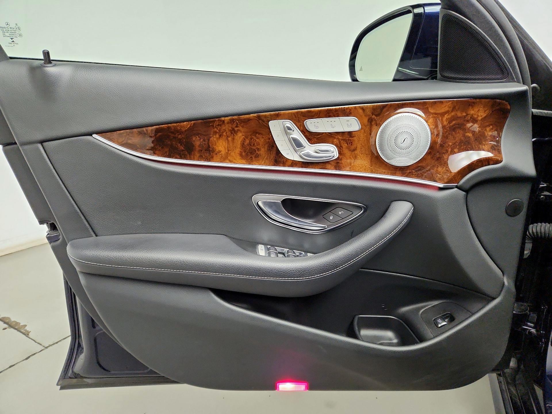 Thumbnail: 2019 Mercedes-Benz E-Class - 12
